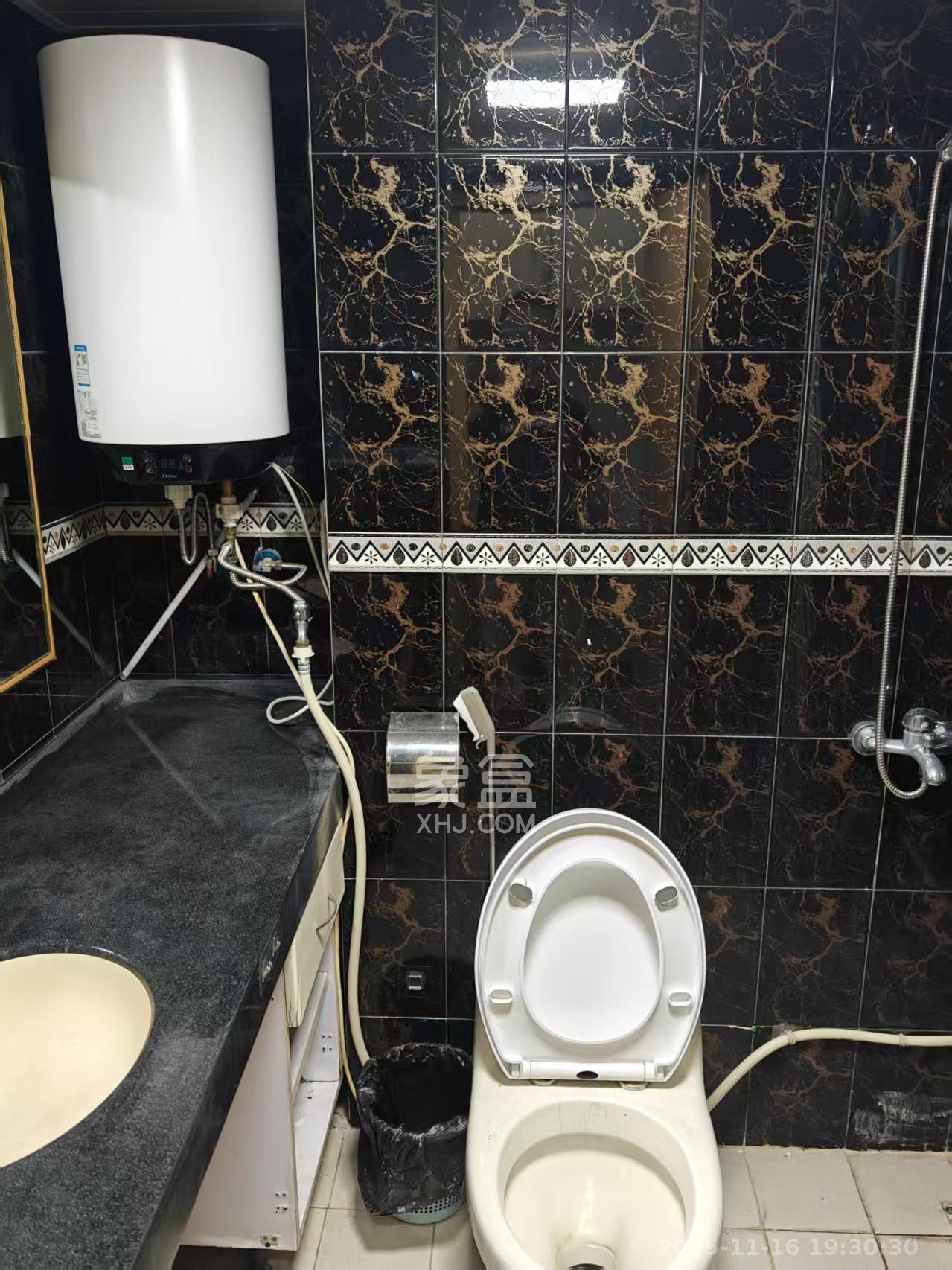 和府  1室1厅1卫    1400.0元/月室内图