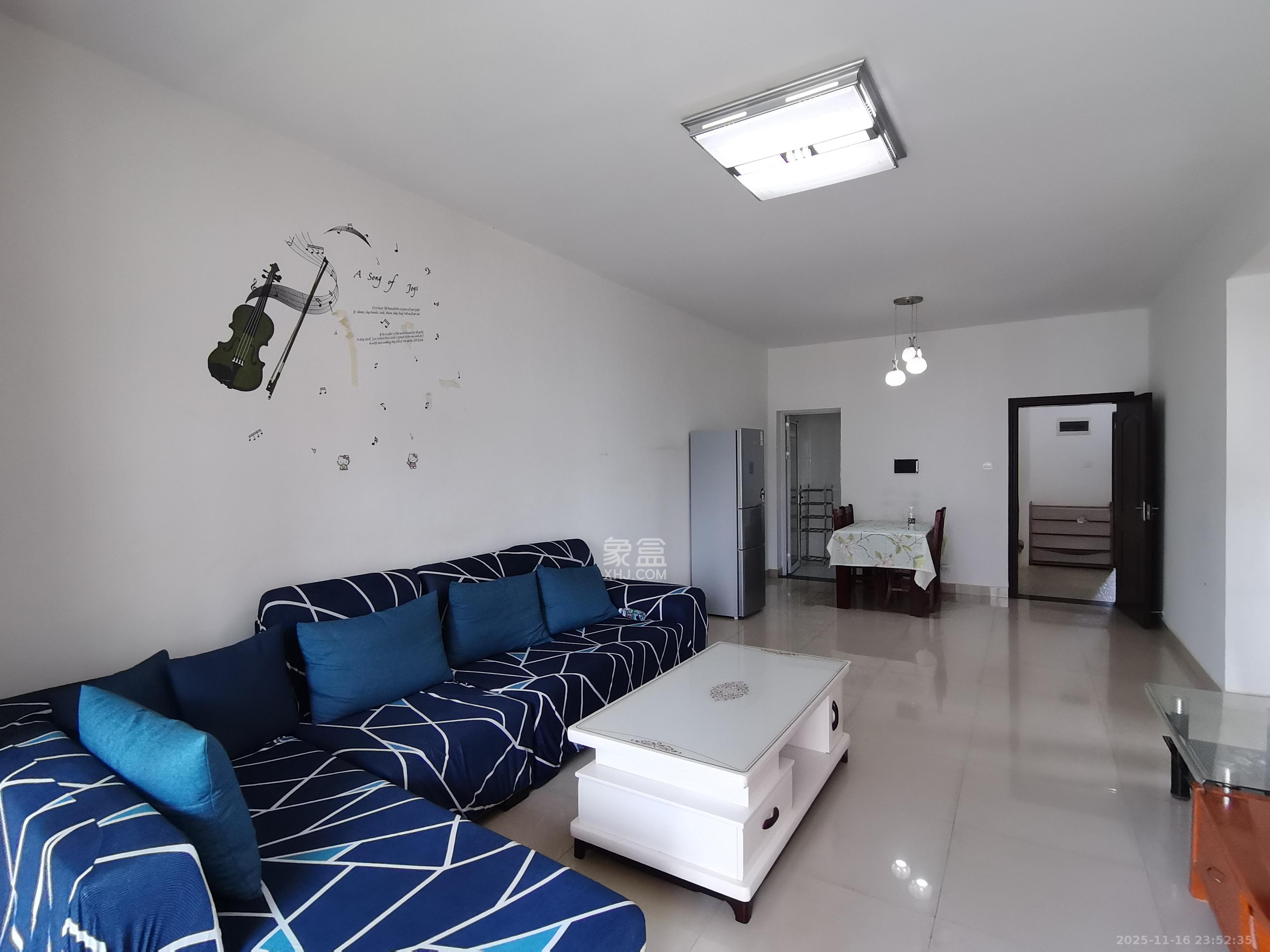 泊爱蓝湾  2室1厅1卫    2350.0元/月室内图