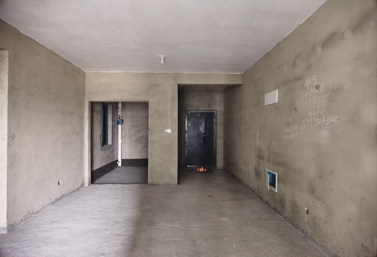 中铁银城江月  3室2厅2卫    66.0万客厅