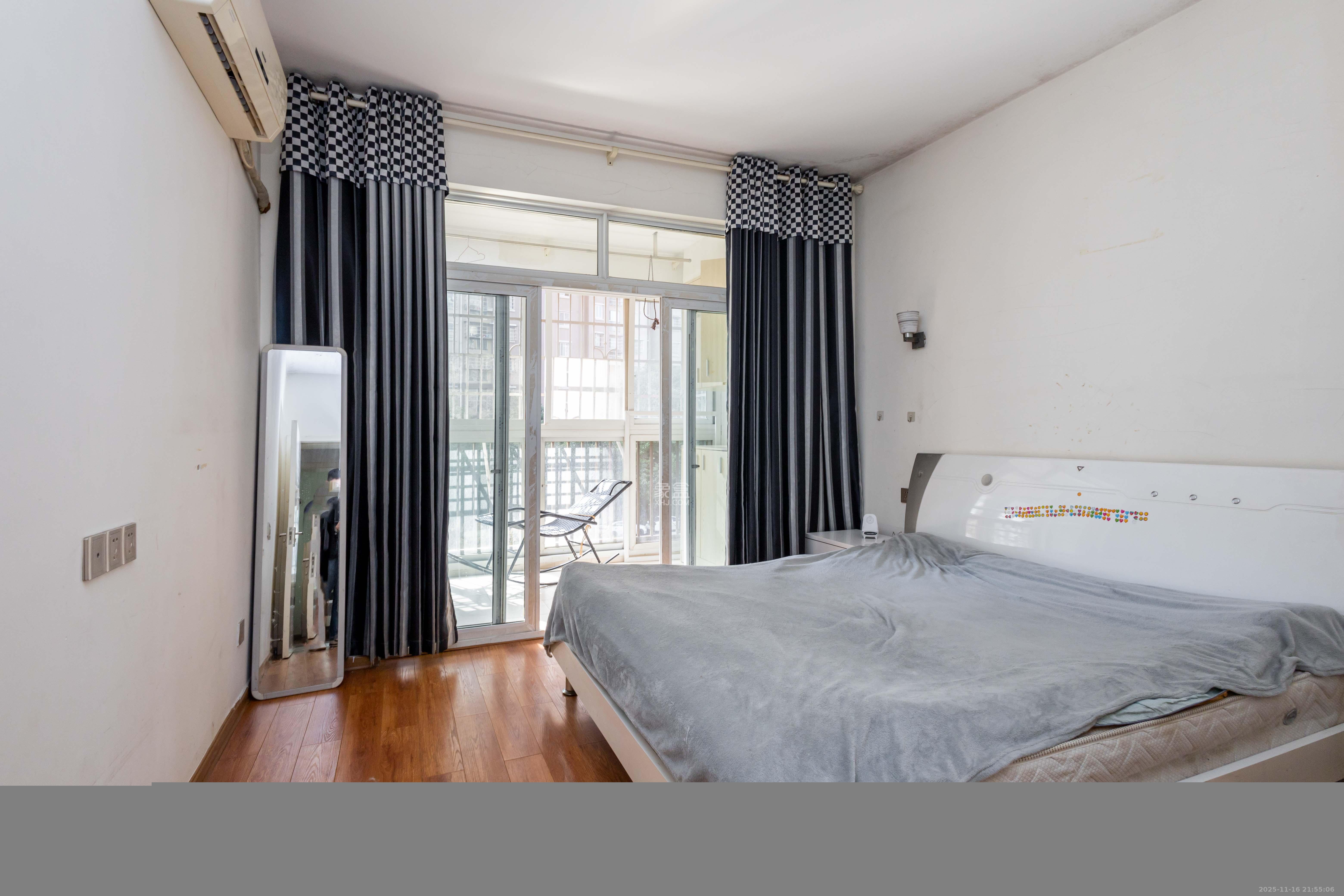 东业苹果社区 2室2厅1卫 42.0万 东业苹果社区 2室2厅1卫 42.0万卧室