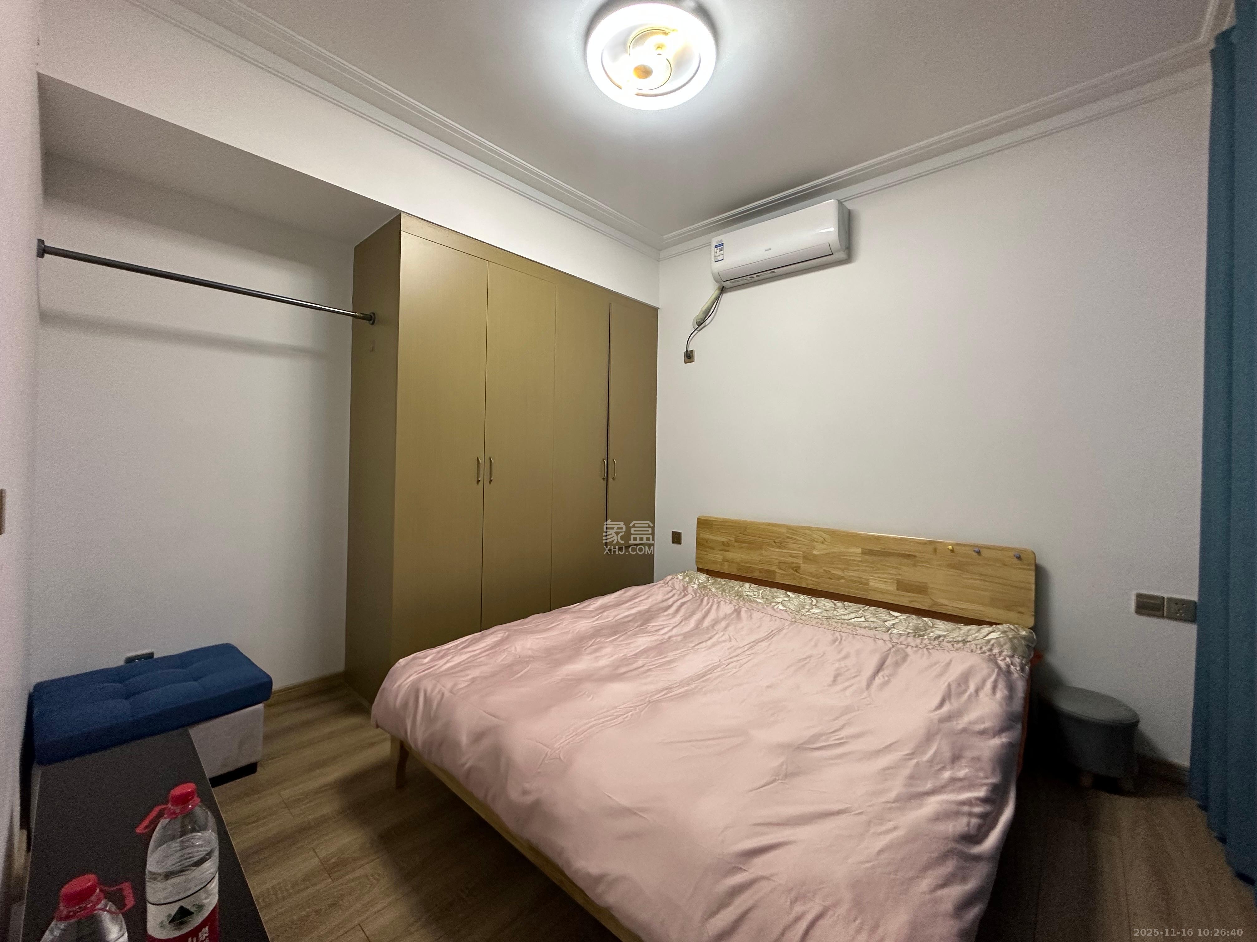 新华联梦想城  3室2厅2卫    2000.0元/月室内图