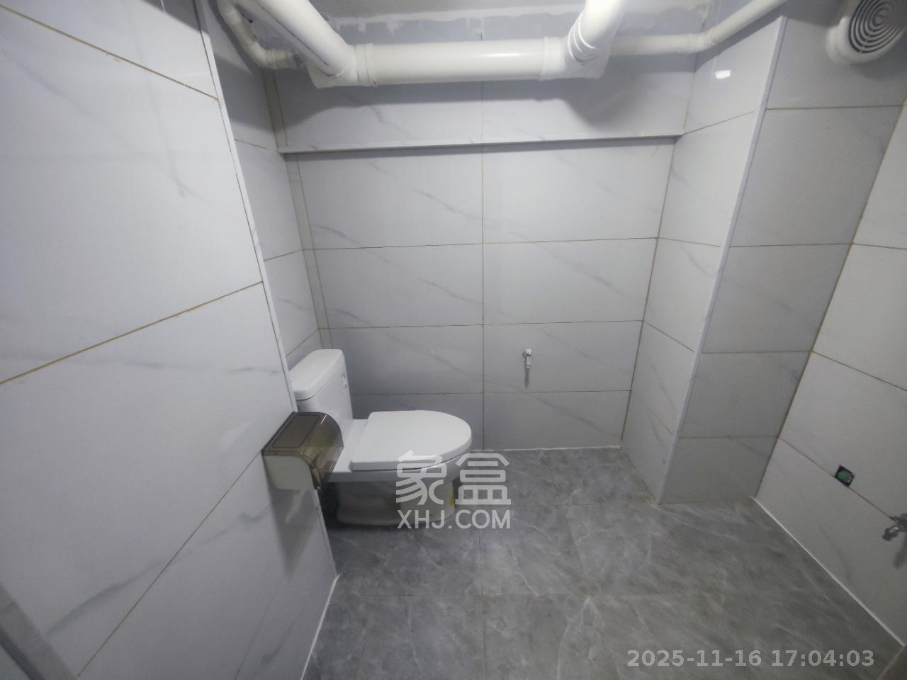 洋湖时代 2室1厅2卫 2600.0元/月 洋湖时代 2室1厅2卫 2600.0元/月室内图