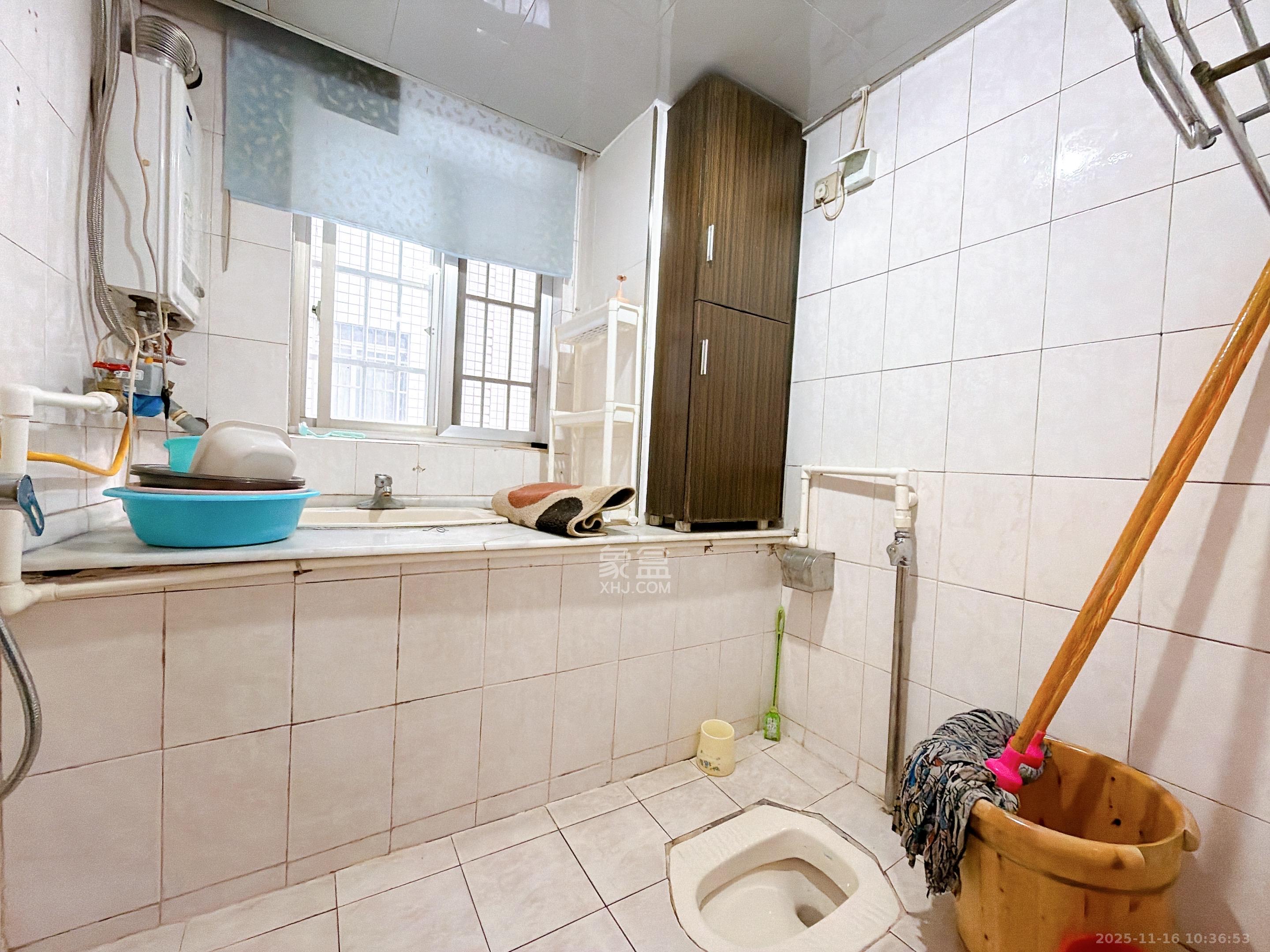 湖南日报宿舍  3室2厅1卫    3500.0元/月室内图