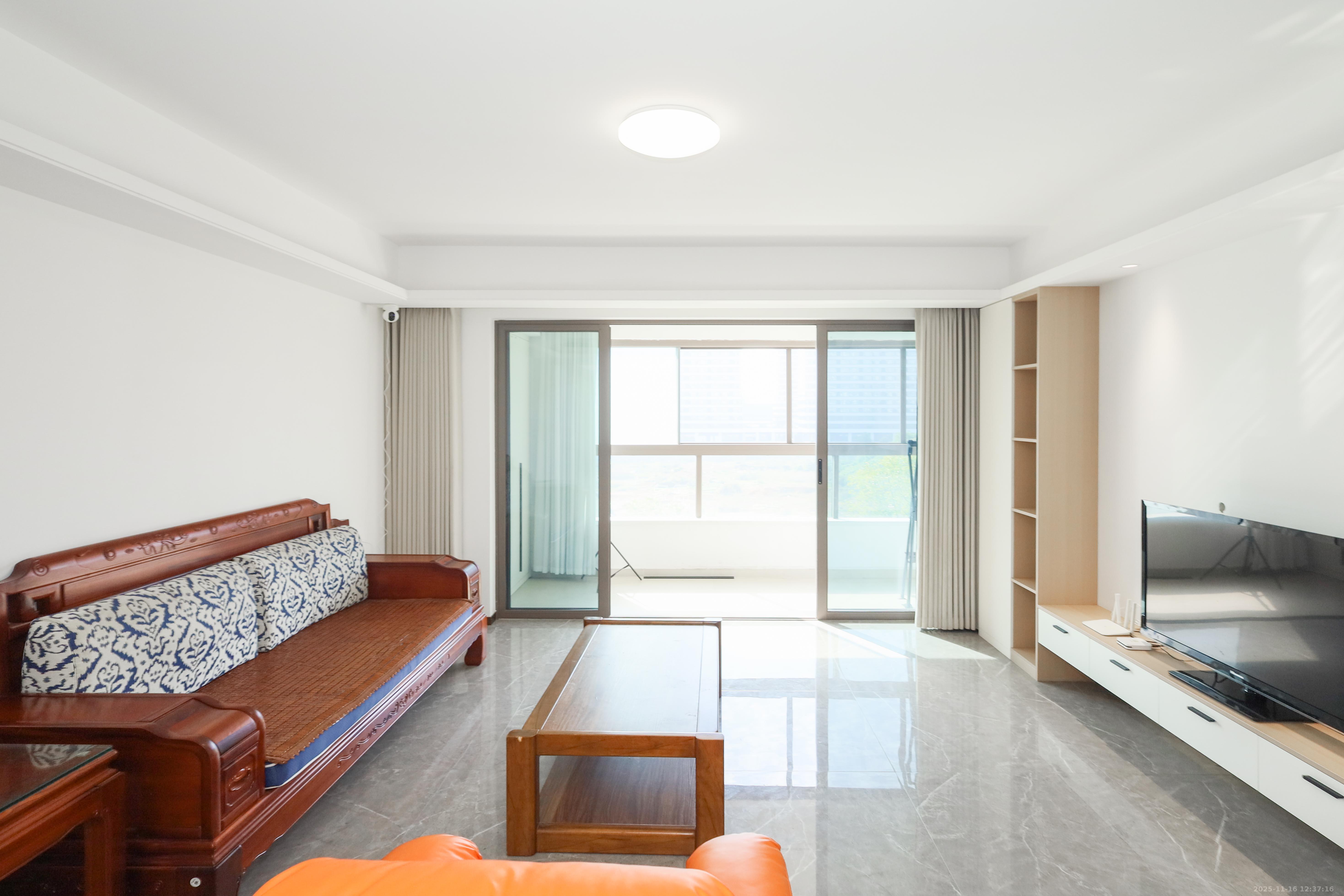 阳光城翡丽云邸  4室2厅2卫    135.0万