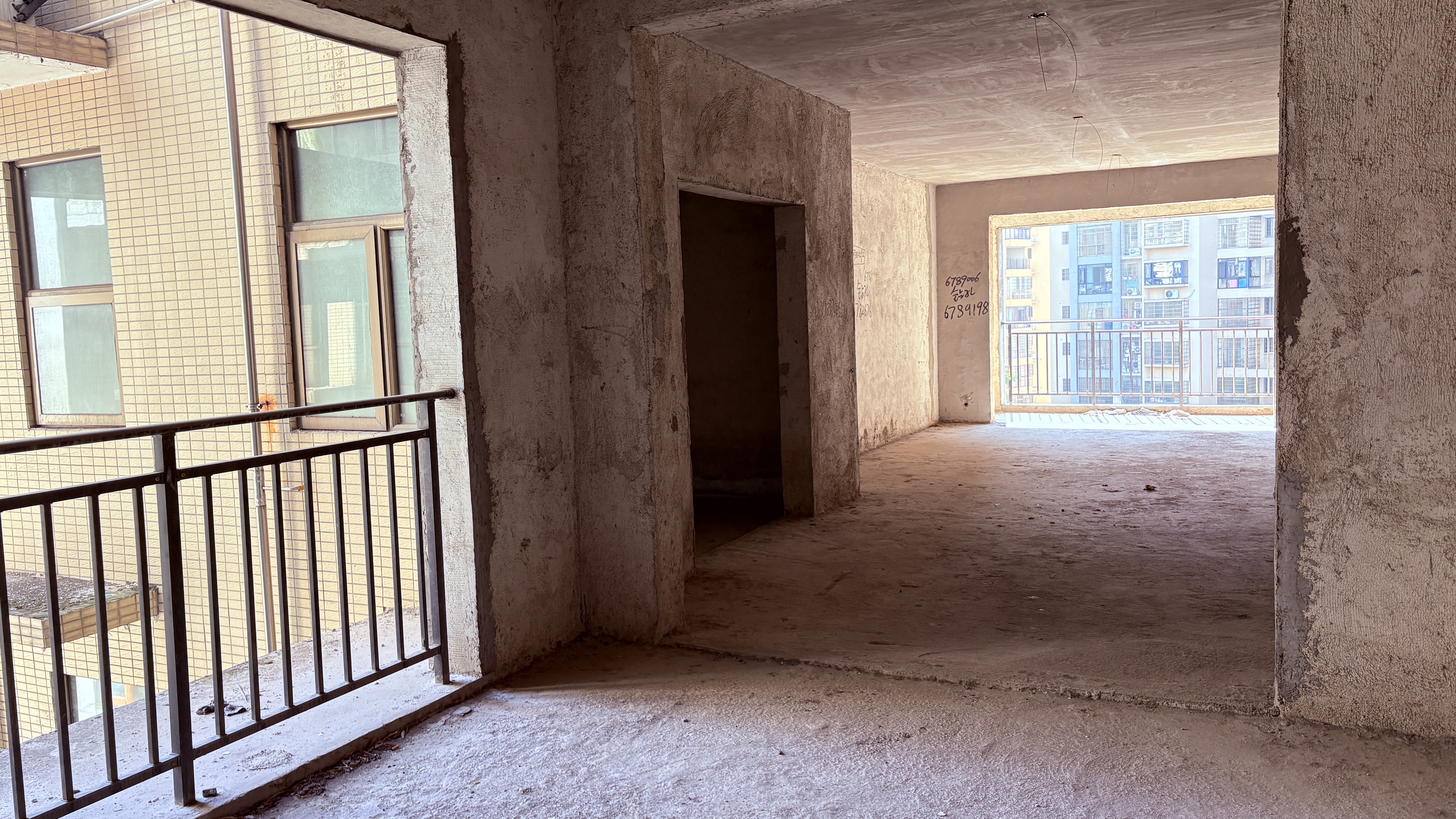 环保欣苑 4室2厅2卫 78.8万 环保欣苑 4室2厅2卫 78.8万客厅