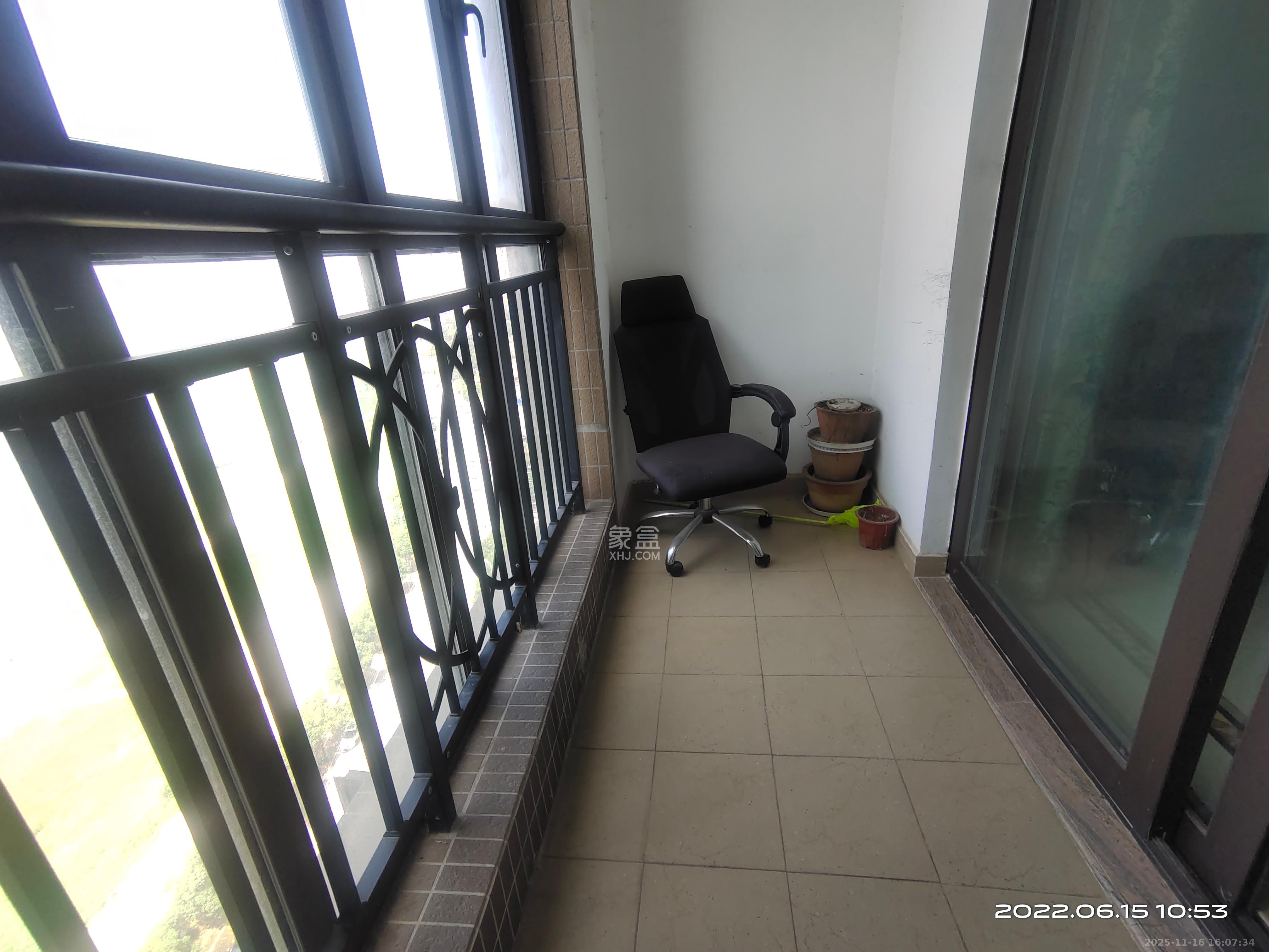 中海国际一期  3室2厅1卫    1900.0元/月室内图