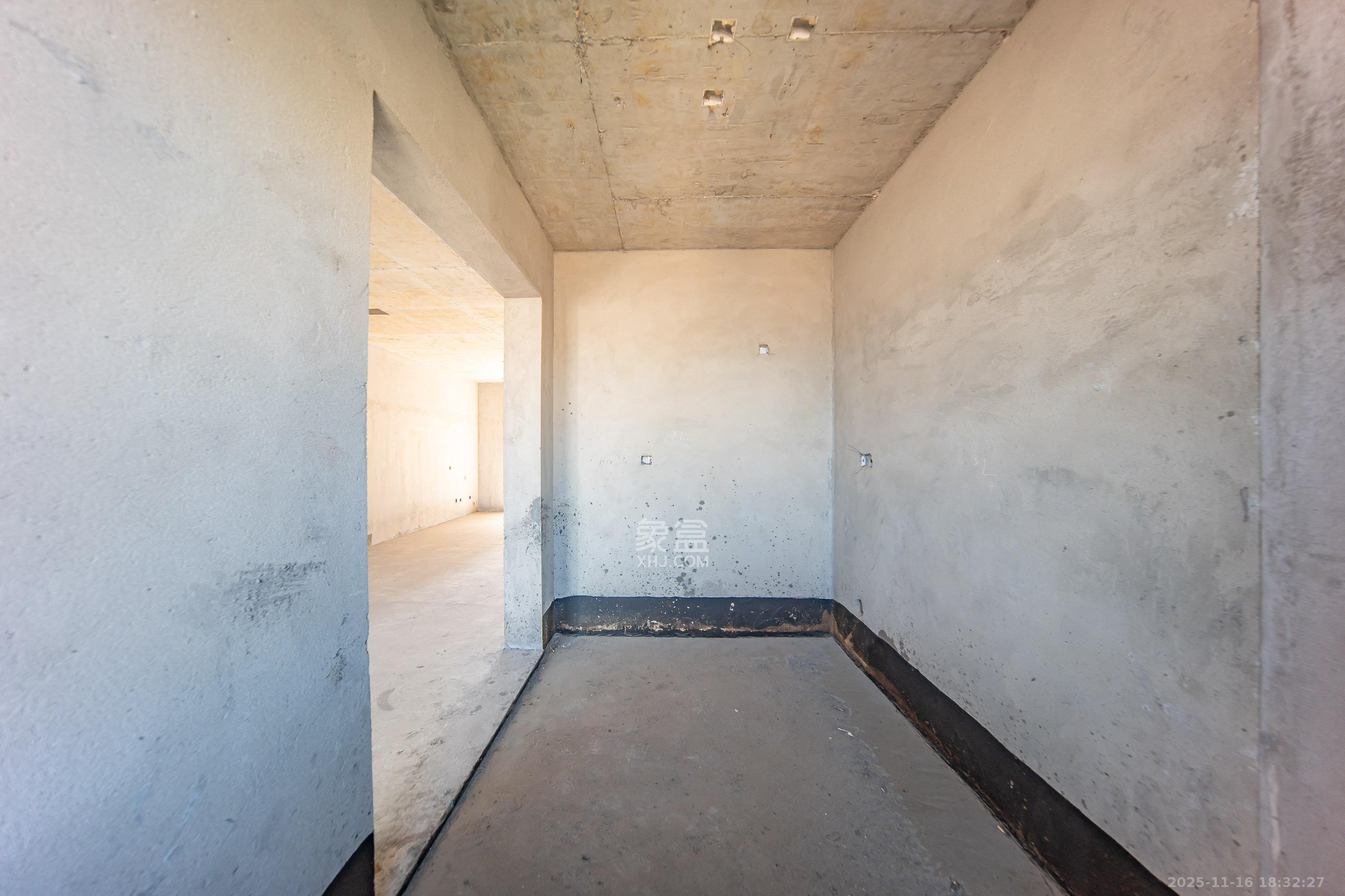 江山帝景雅典  4室2厅1卫    160.0万厨房