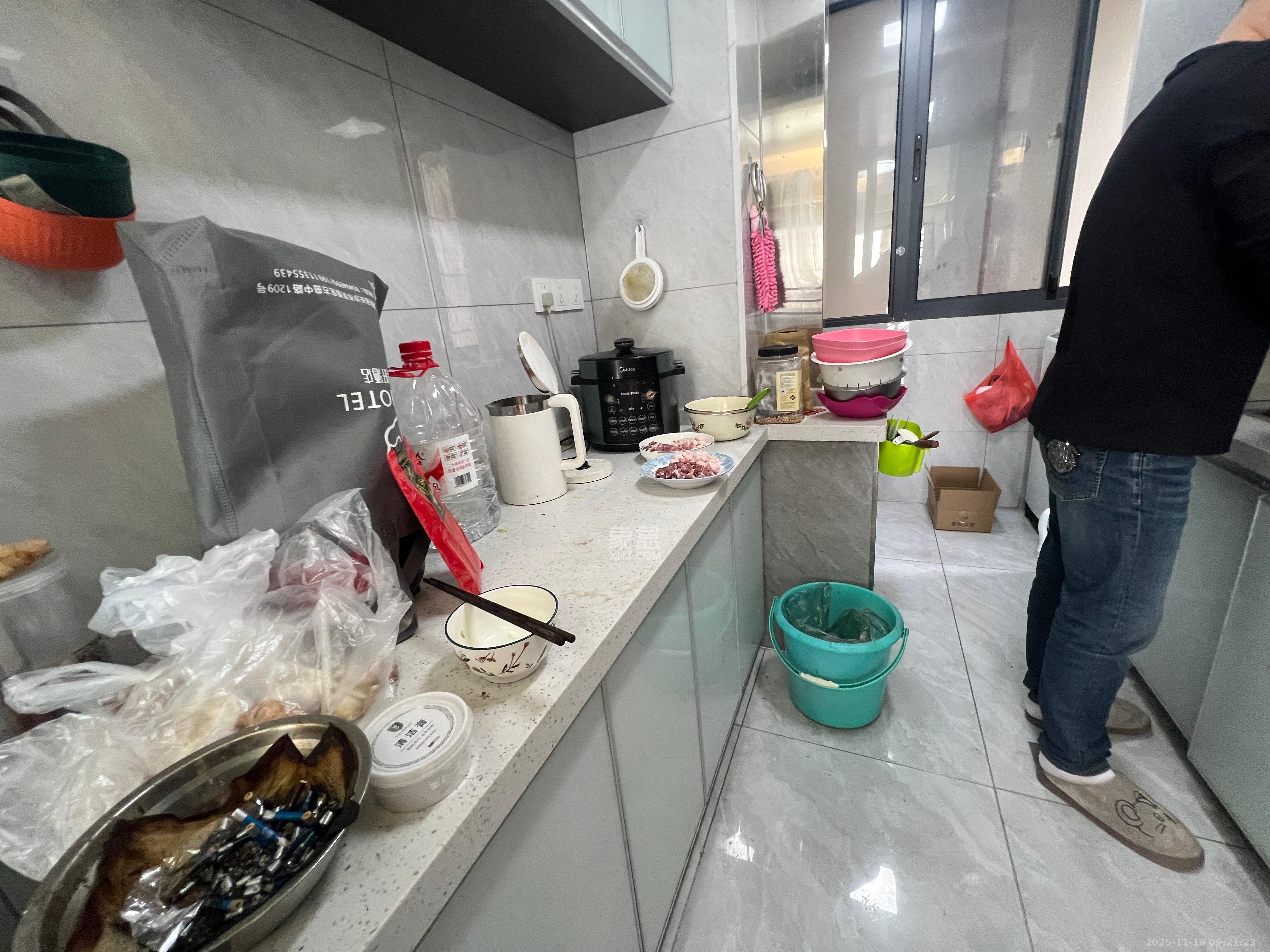 富力芙蓉新天地  2室1厅1卫    3000.0元/月室内图