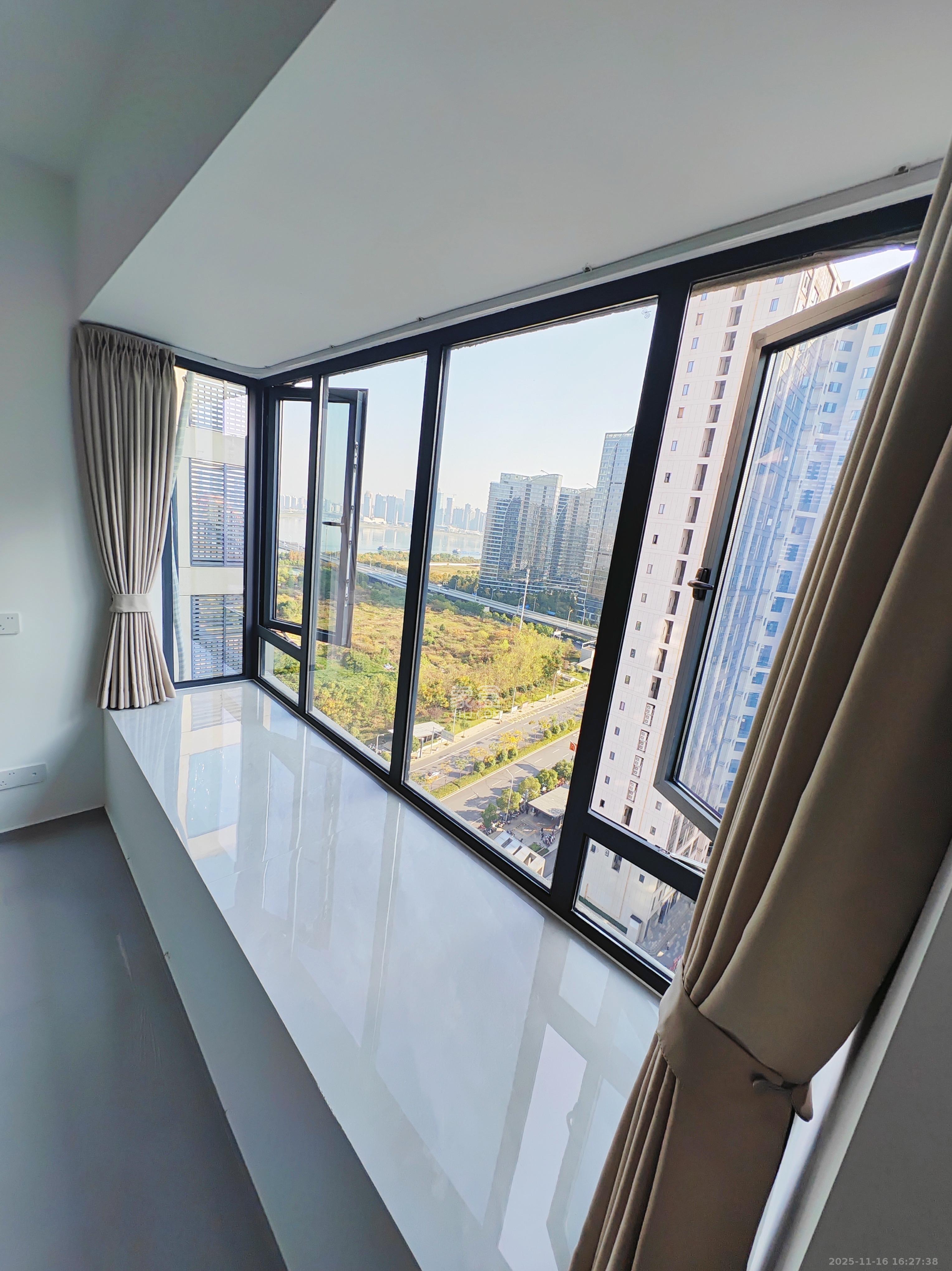 华杰天骄（滨江福源里）  4室2厅2卫    4300.0元/月室内图