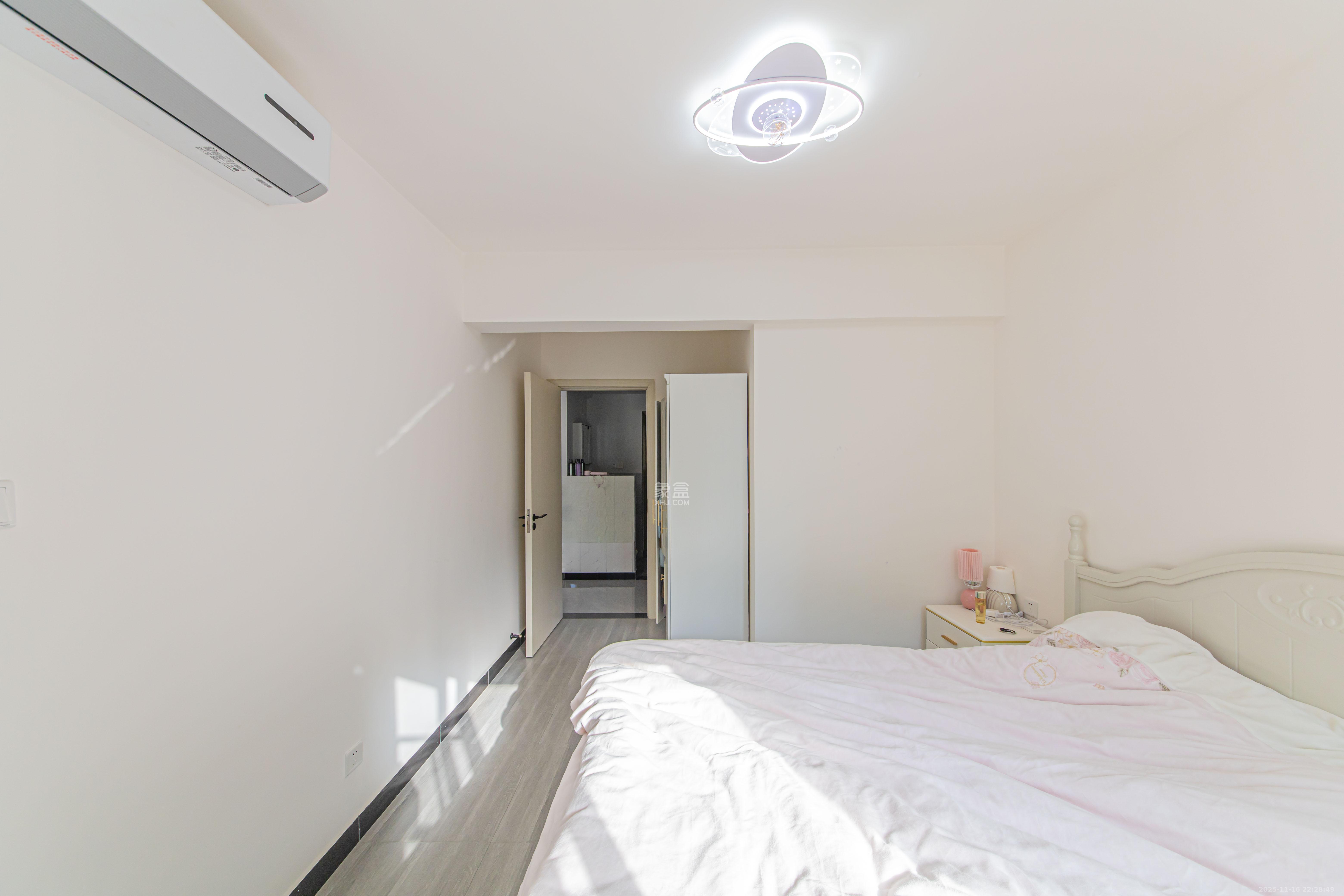 北辰中央公园DF区  3室2厅1卫    96.0万卧室