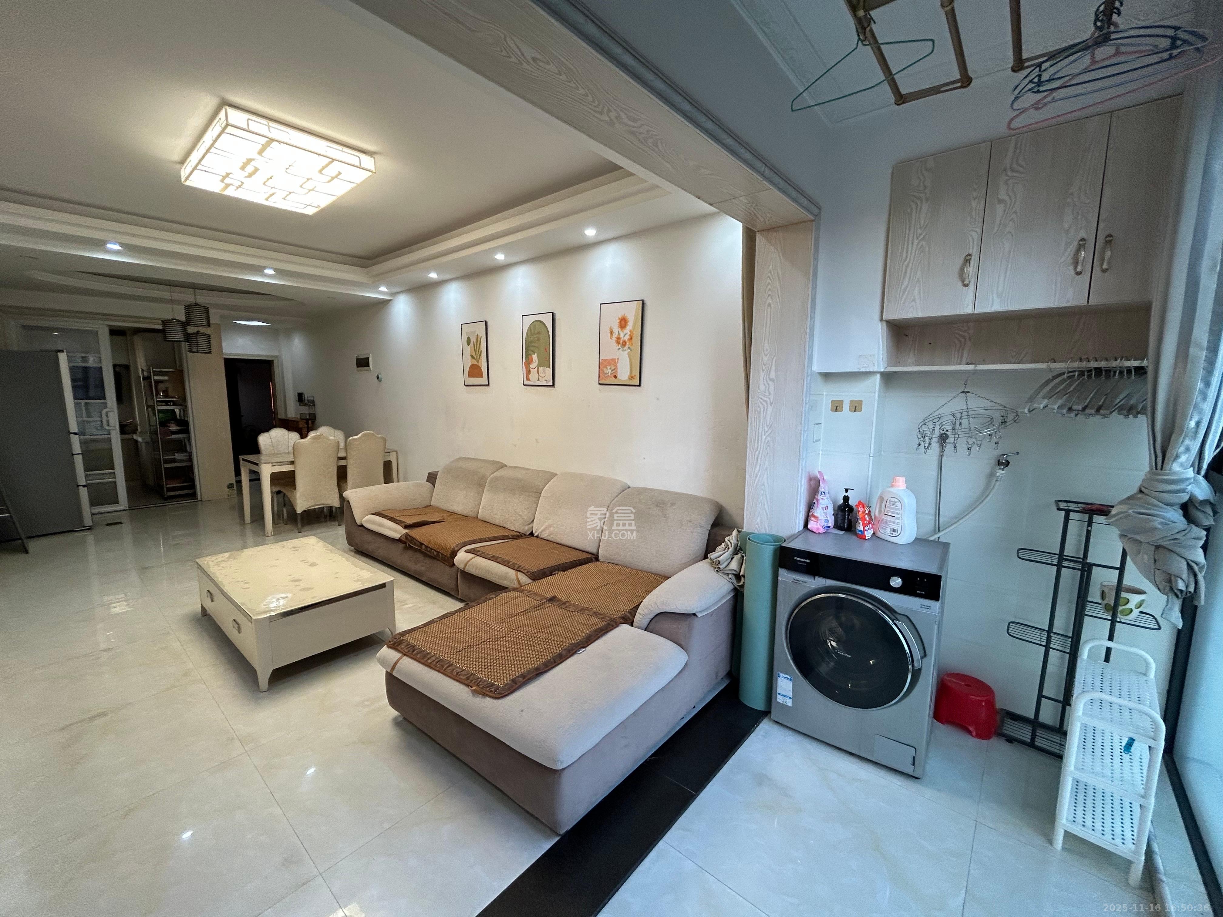 湘府十城（汇财御景湾新寓,汇财国际）  3室2厅1卫    2400.0元/月