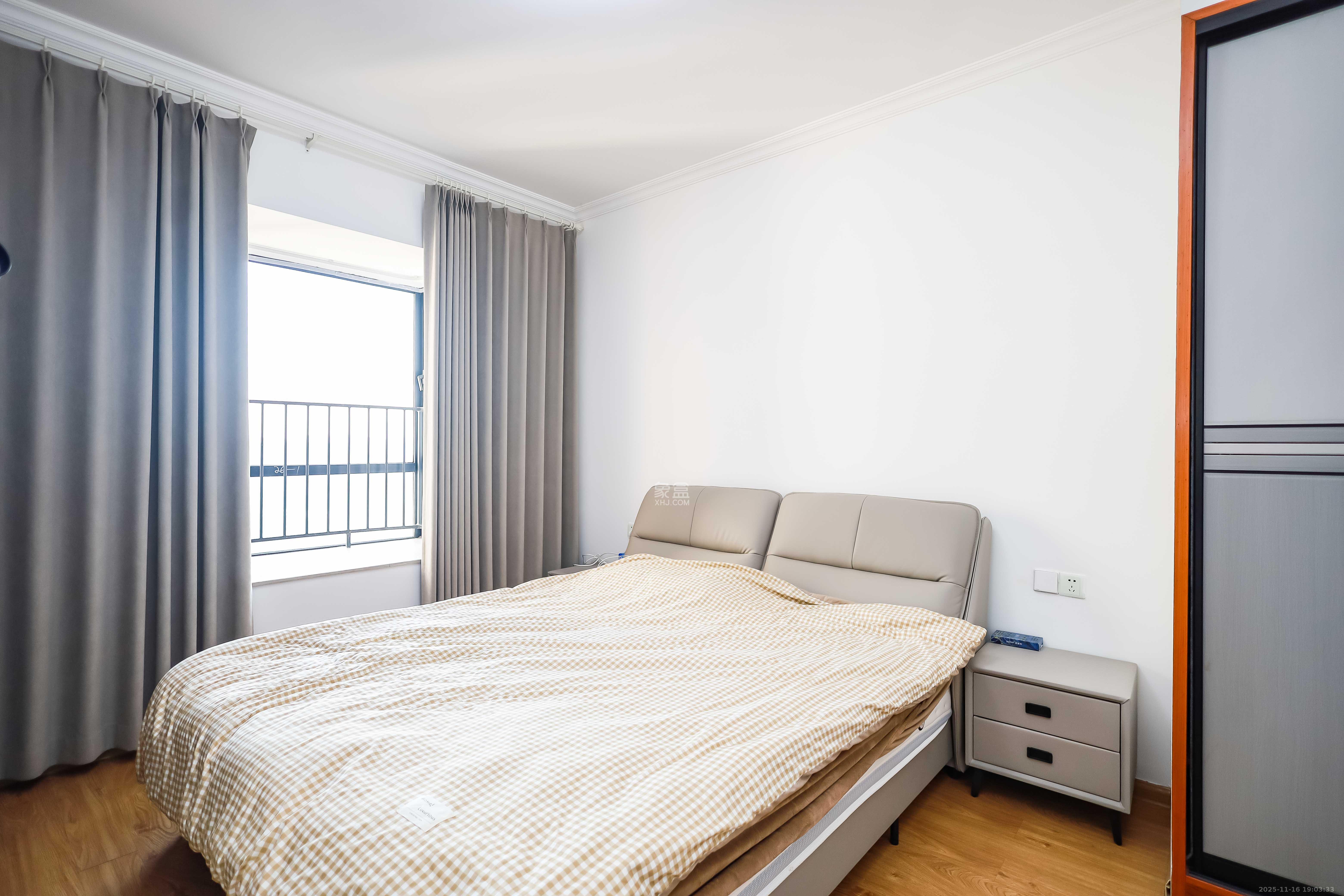 莱茵城  3室2厅2卫    78.0万卧室