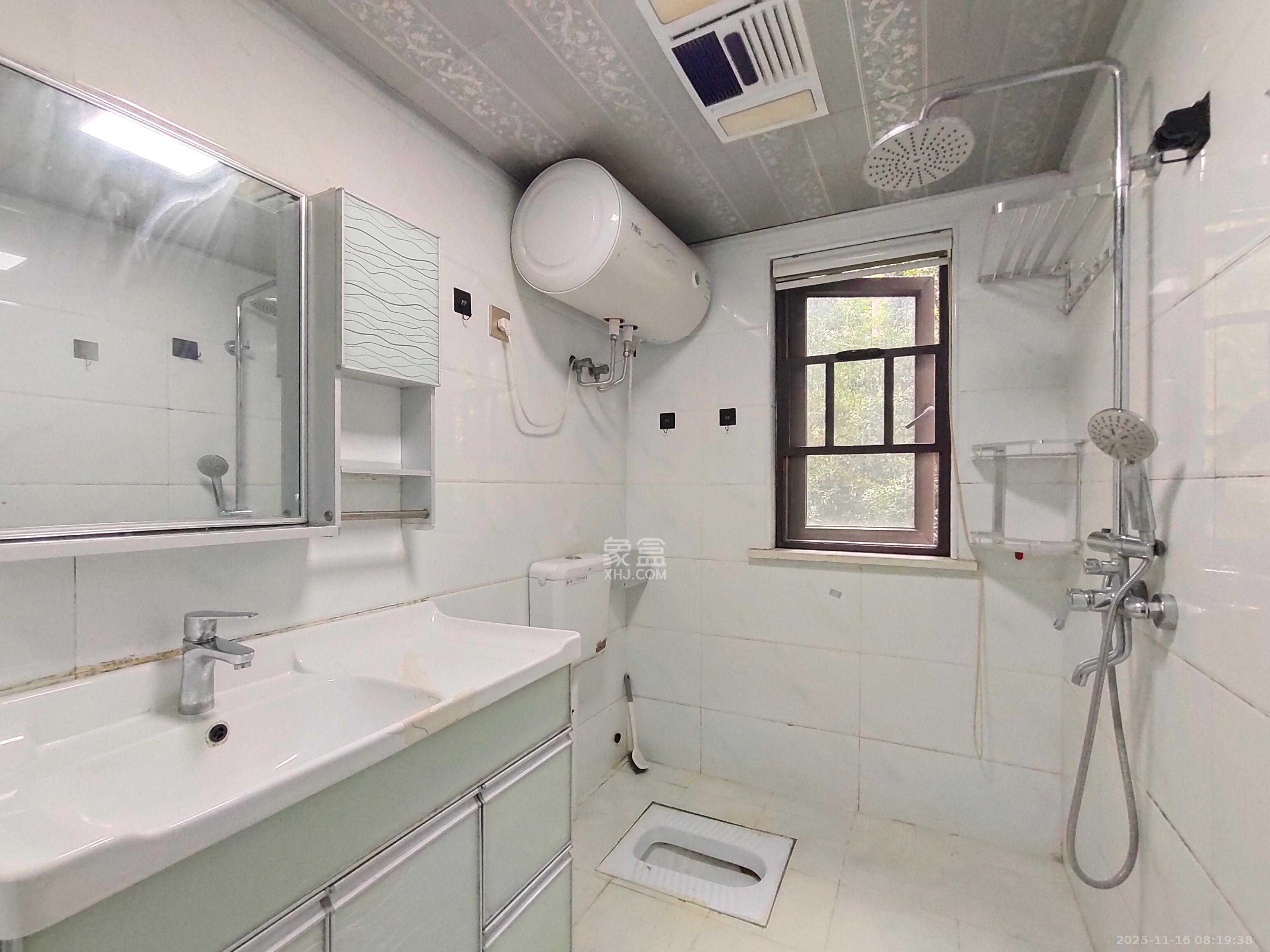 旭辉香樟公馆  3室2厅2卫    2500.0元/月室内图