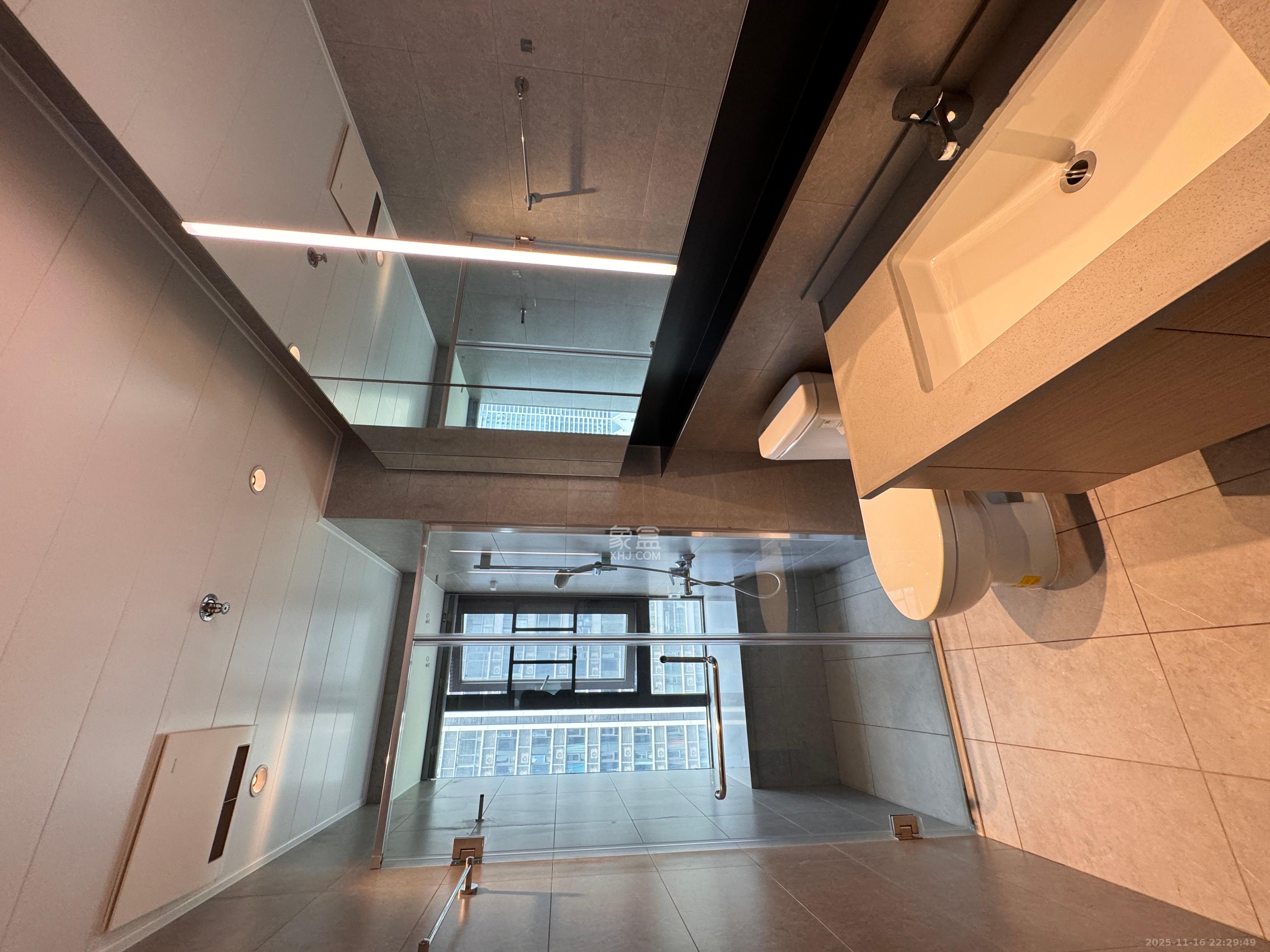 时代梅溪领峰  4室2厅2卫    5000.0元/月室内图