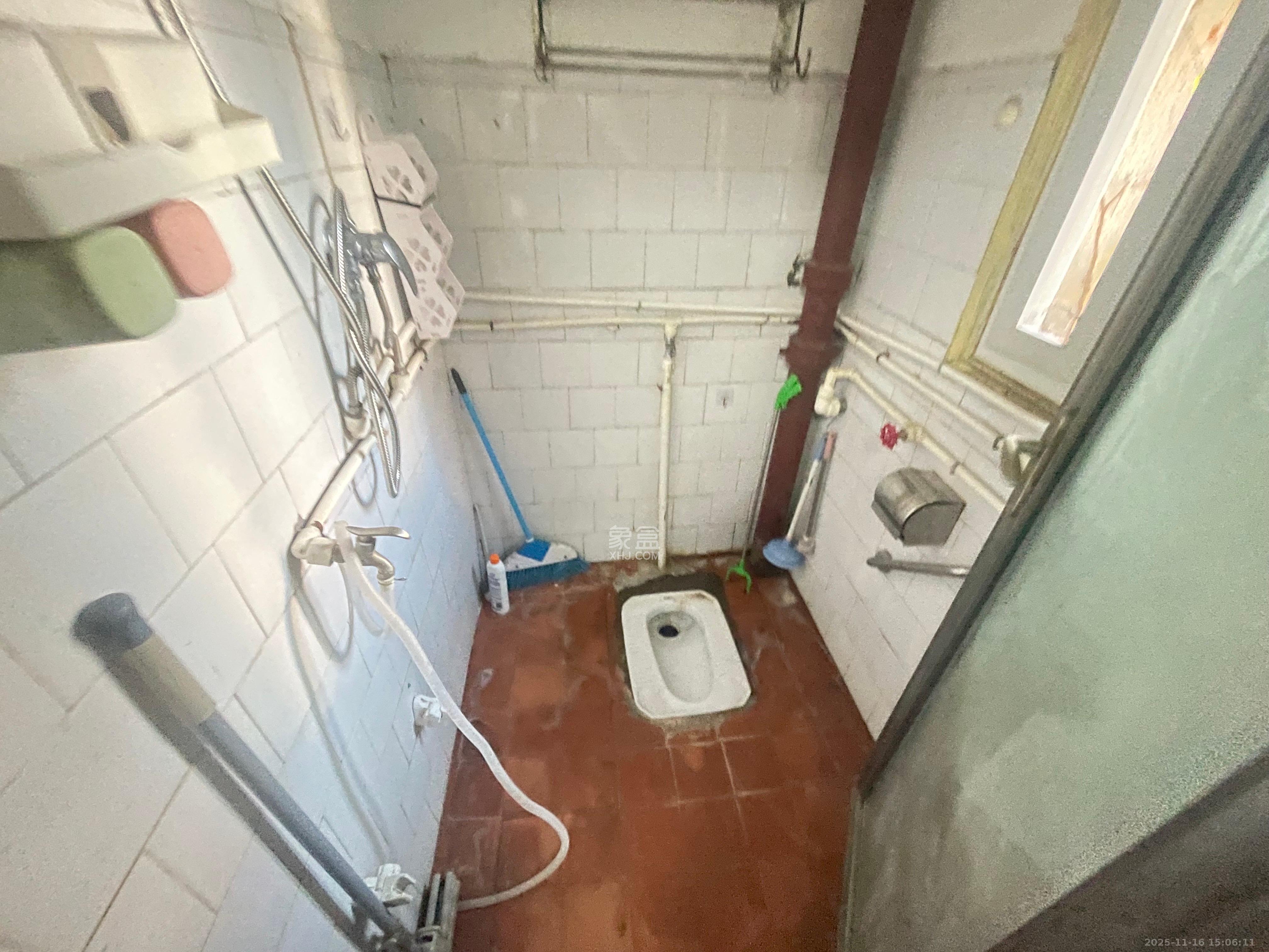 府后街散盘  1室1厅1卫    1200.0元/月室内图