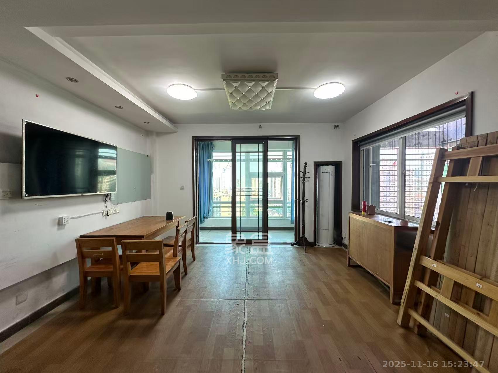 佳天国际新城  3室1厅2卫    3000.0元/月