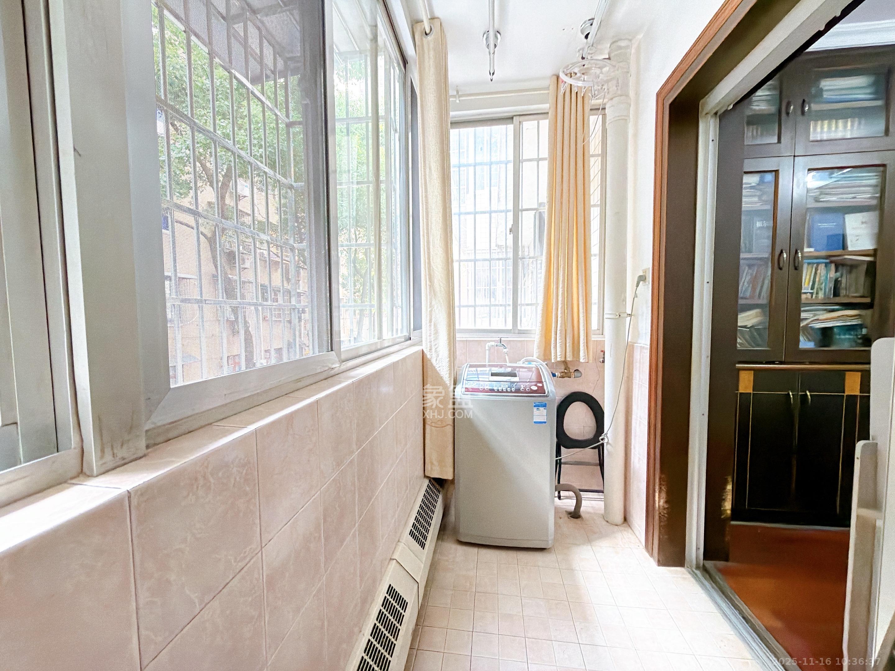 湖南日报宿舍  3室2厅1卫    3500.0元/月室内图