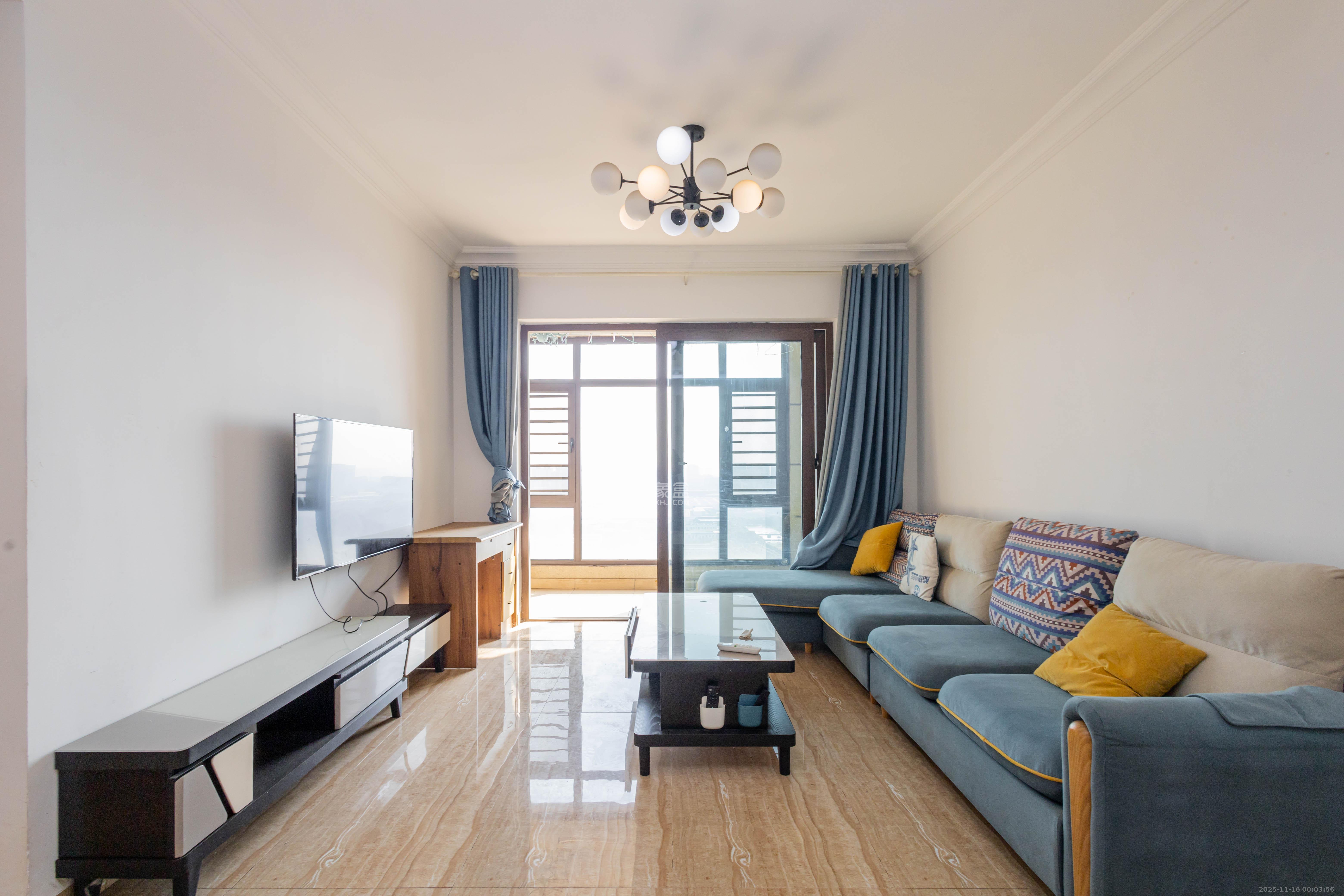 碧桂园星城首府 3室2厅2卫 55.8万 碧桂园星城首府 3室2厅2卫 55.8万客厅