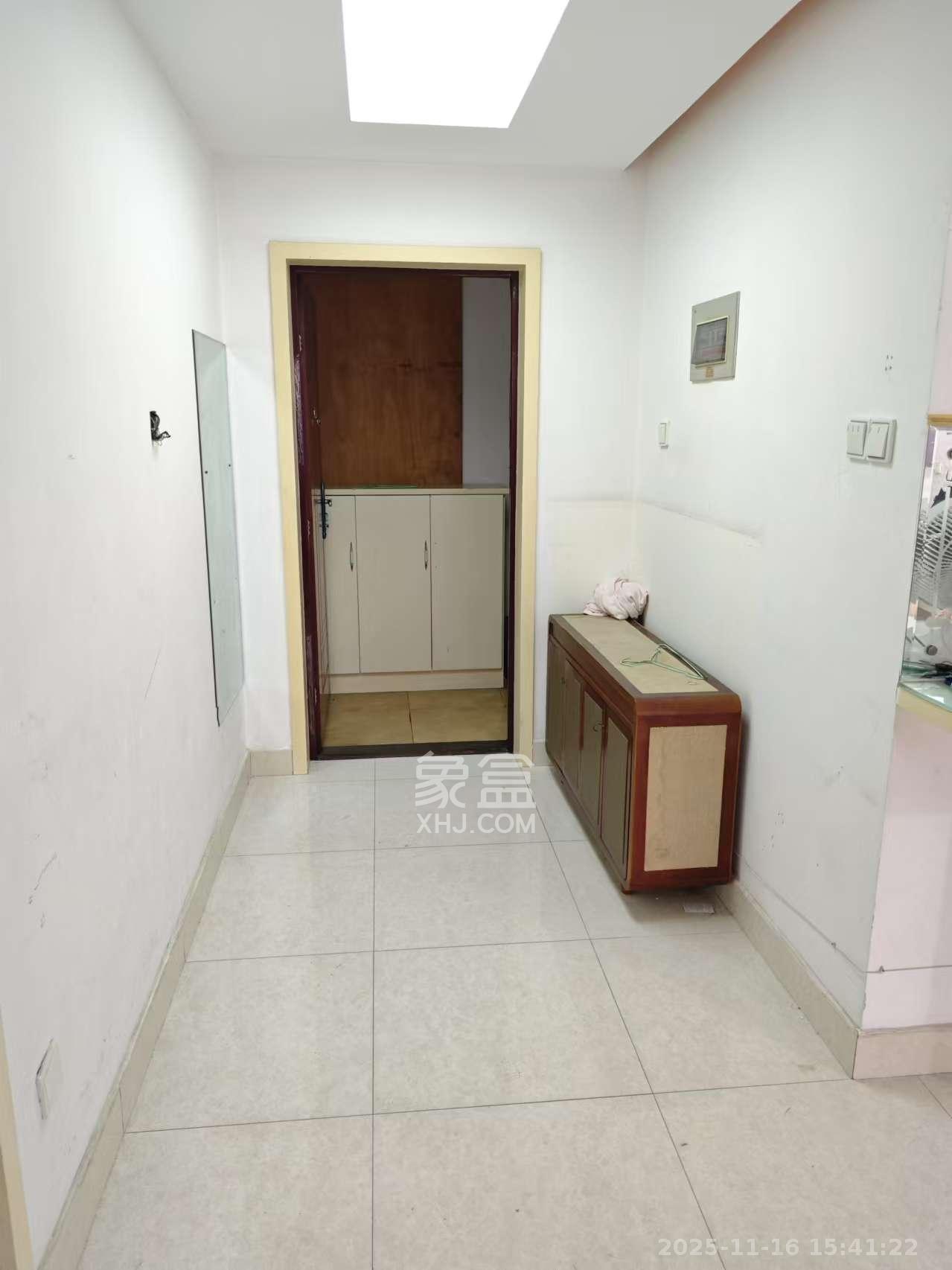 高桥现代商贸城 1室1厅1卫 1800.0元/月 高桥现代商贸城 1室1厅1卫 1800.0元/月室内图