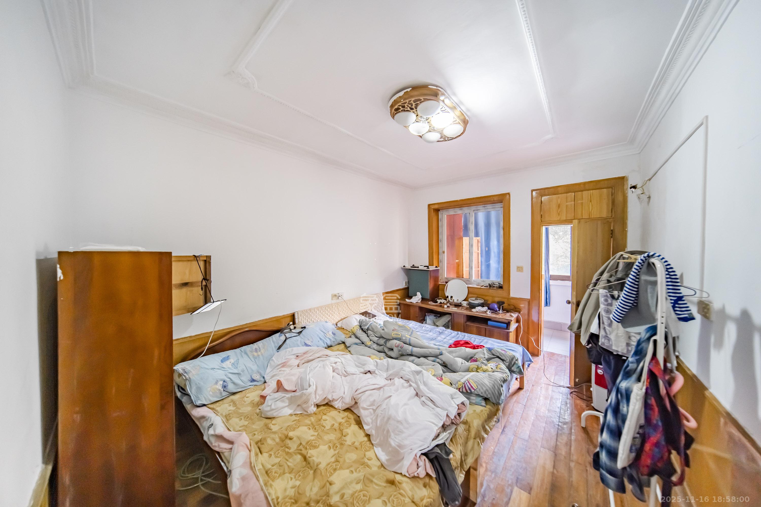 湘雅医学院（湘雅附一北院）  3室2厅1卫    50.0万卧室