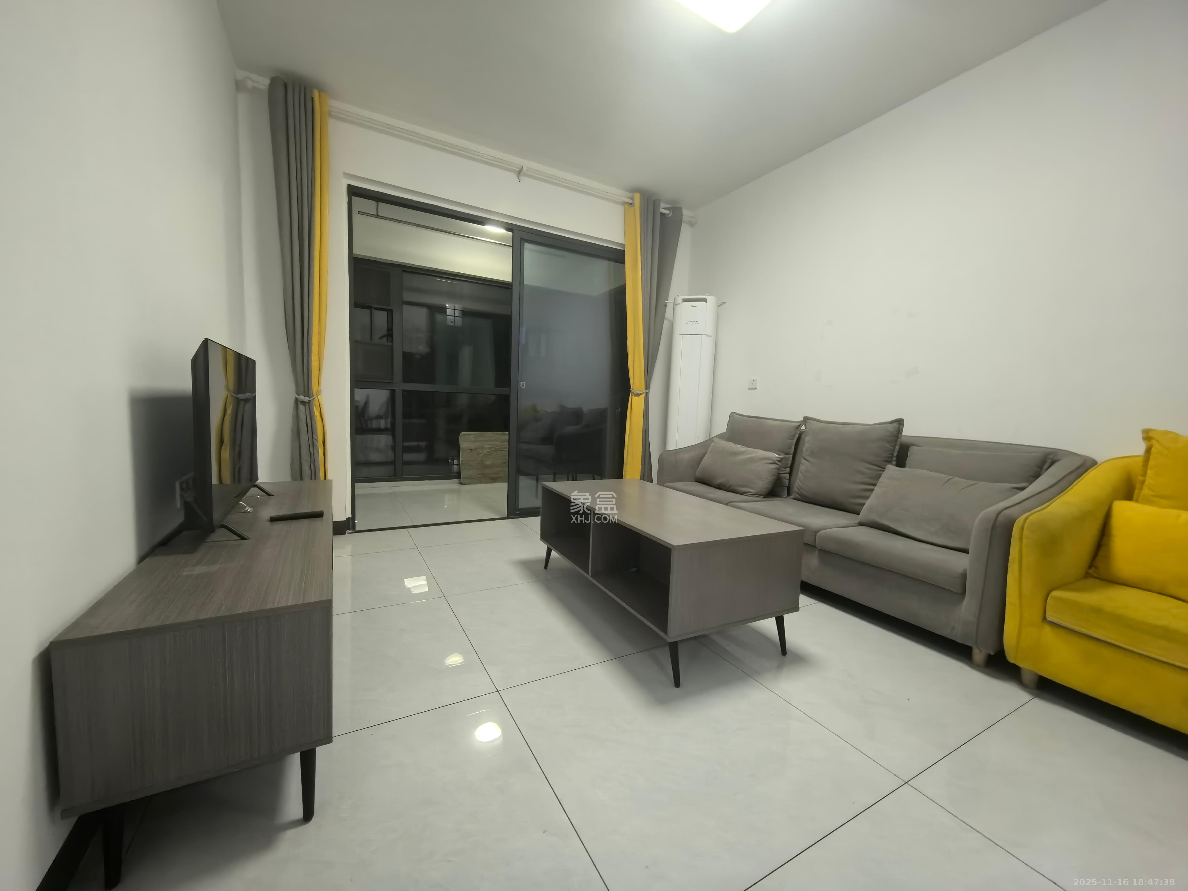 梦想枫林湾 3室2厅2卫 2800.0元/月 梦想枫林湾 3室2厅2卫 2800.0元/月室内图