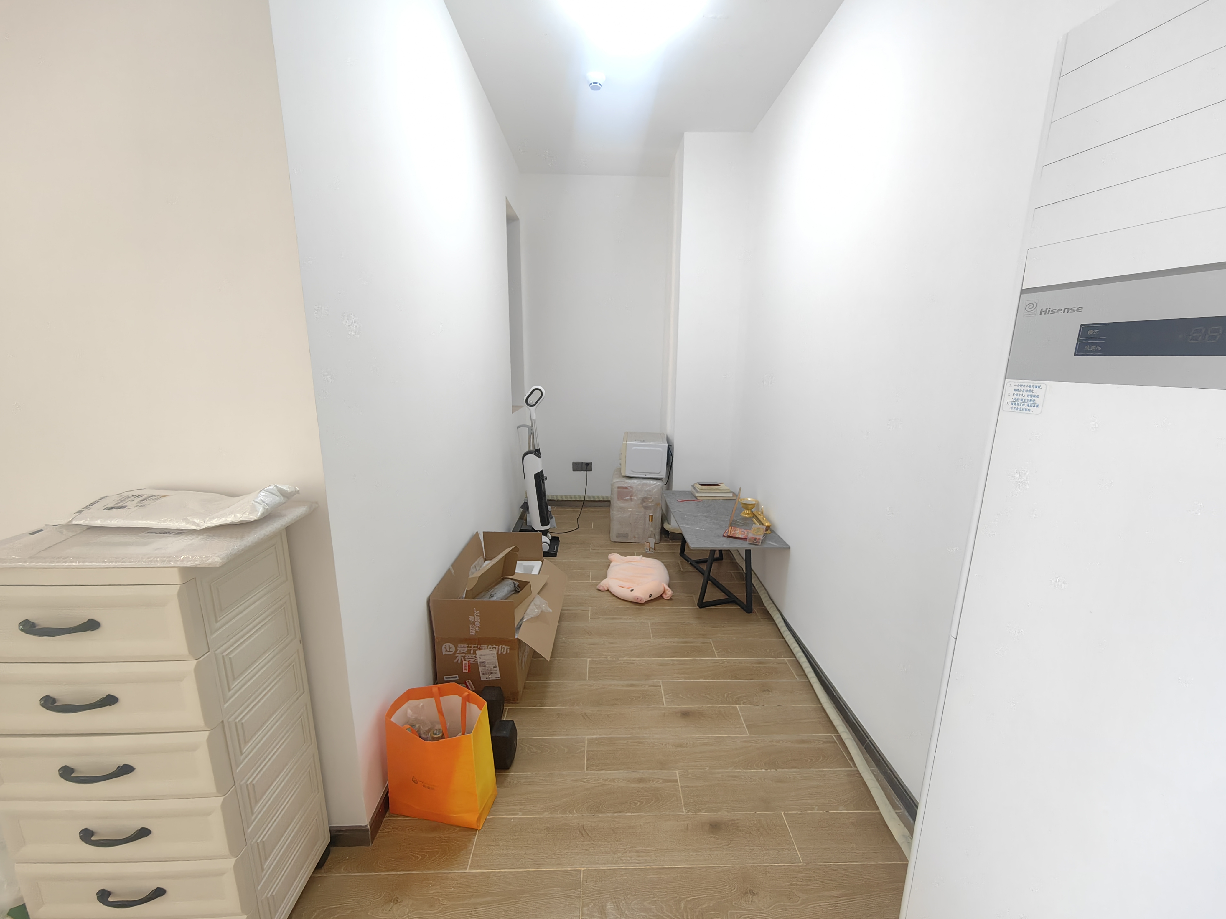 海航豪庭南苑  1室1厅1卫    3000.0元/月室内图