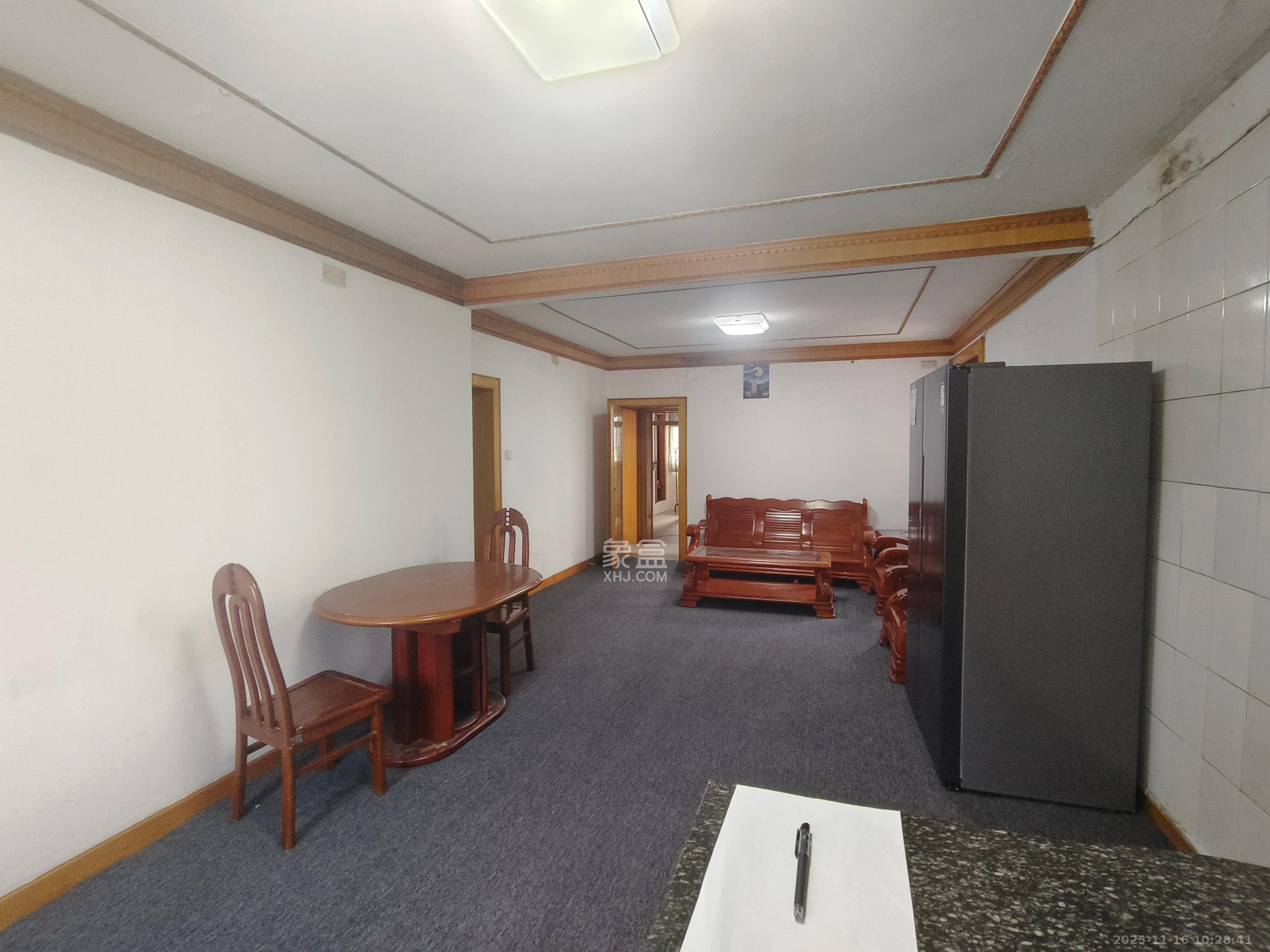 西湖新村  3室1厅1卫    2600.0元/月