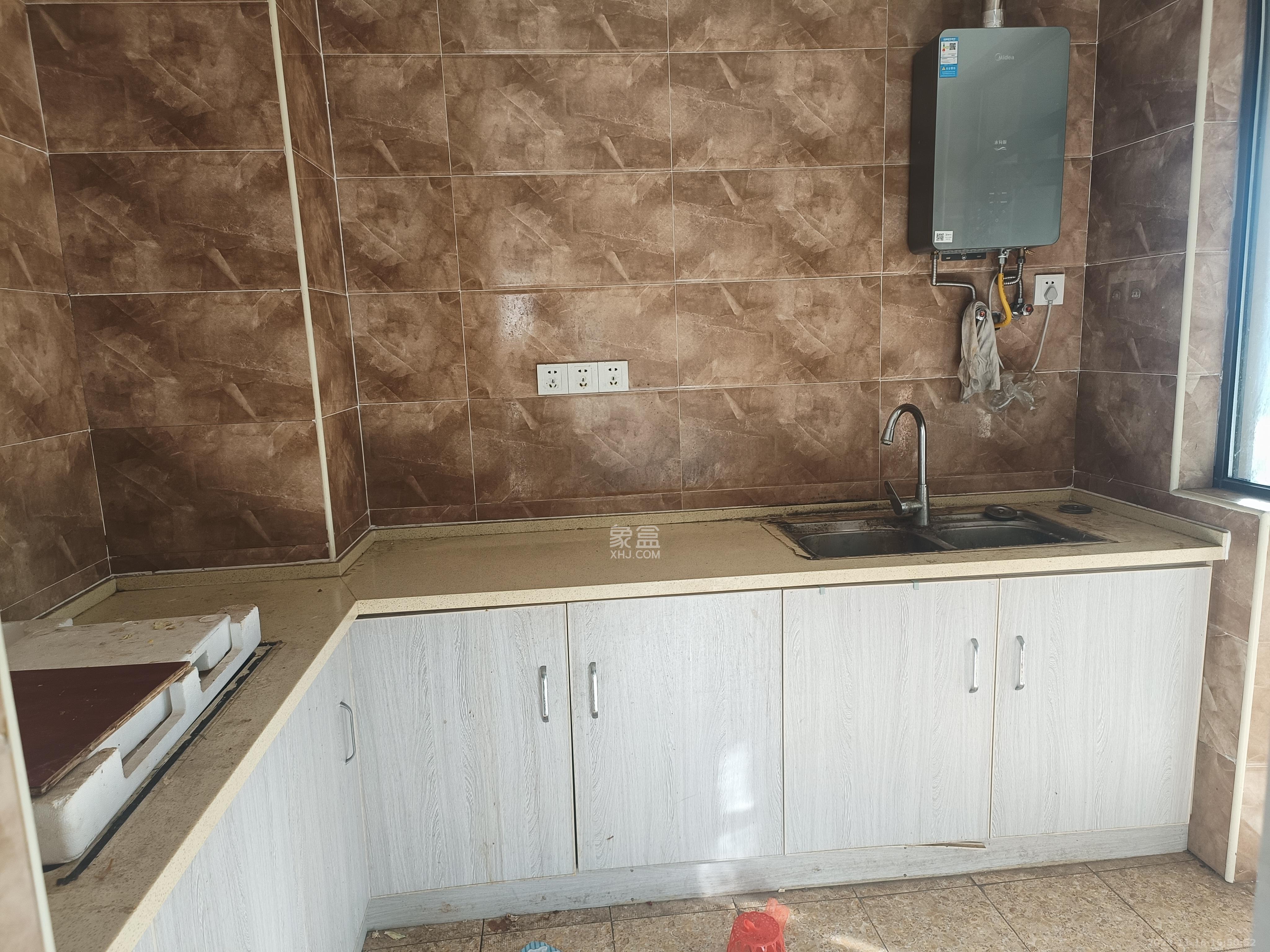 雨花公馆(紫苔名苑) 4室2厅2卫 3200.0元/月 雨花公馆(紫苔名苑) 4室2厅2卫 3200.0元/月室内图