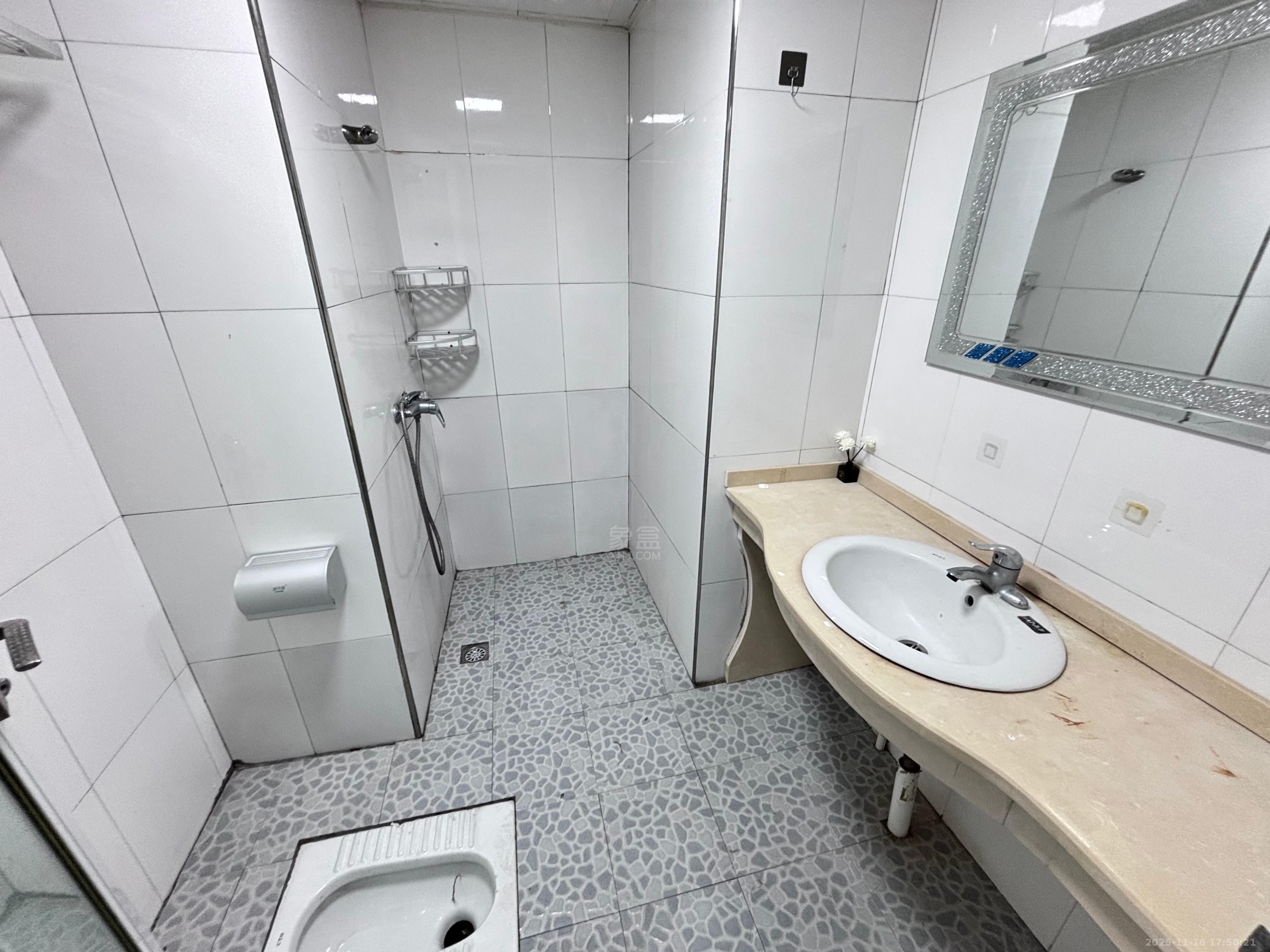 汉华国际  1室1厅1卫    1000.0元/月室内图