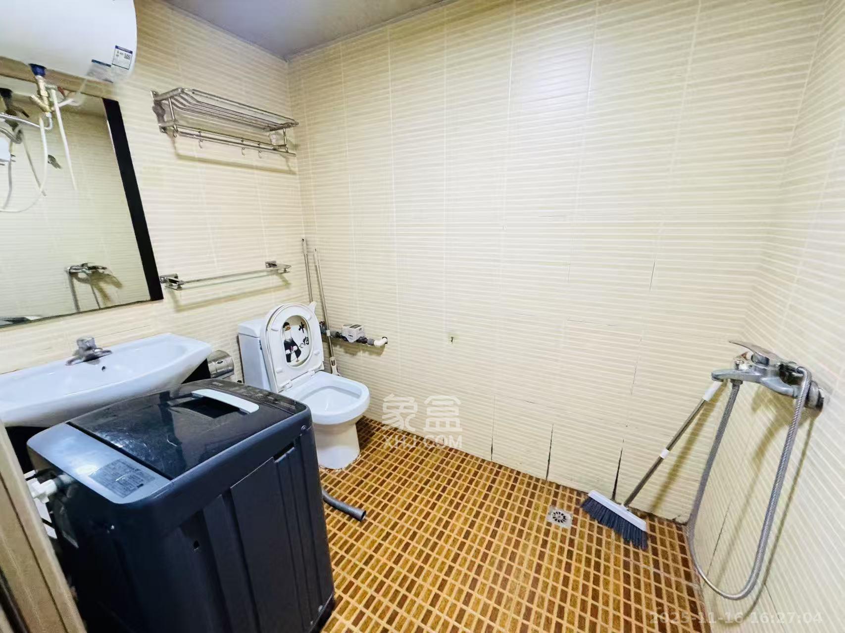 摩天一号  1室1厅1卫    1600.0元/月