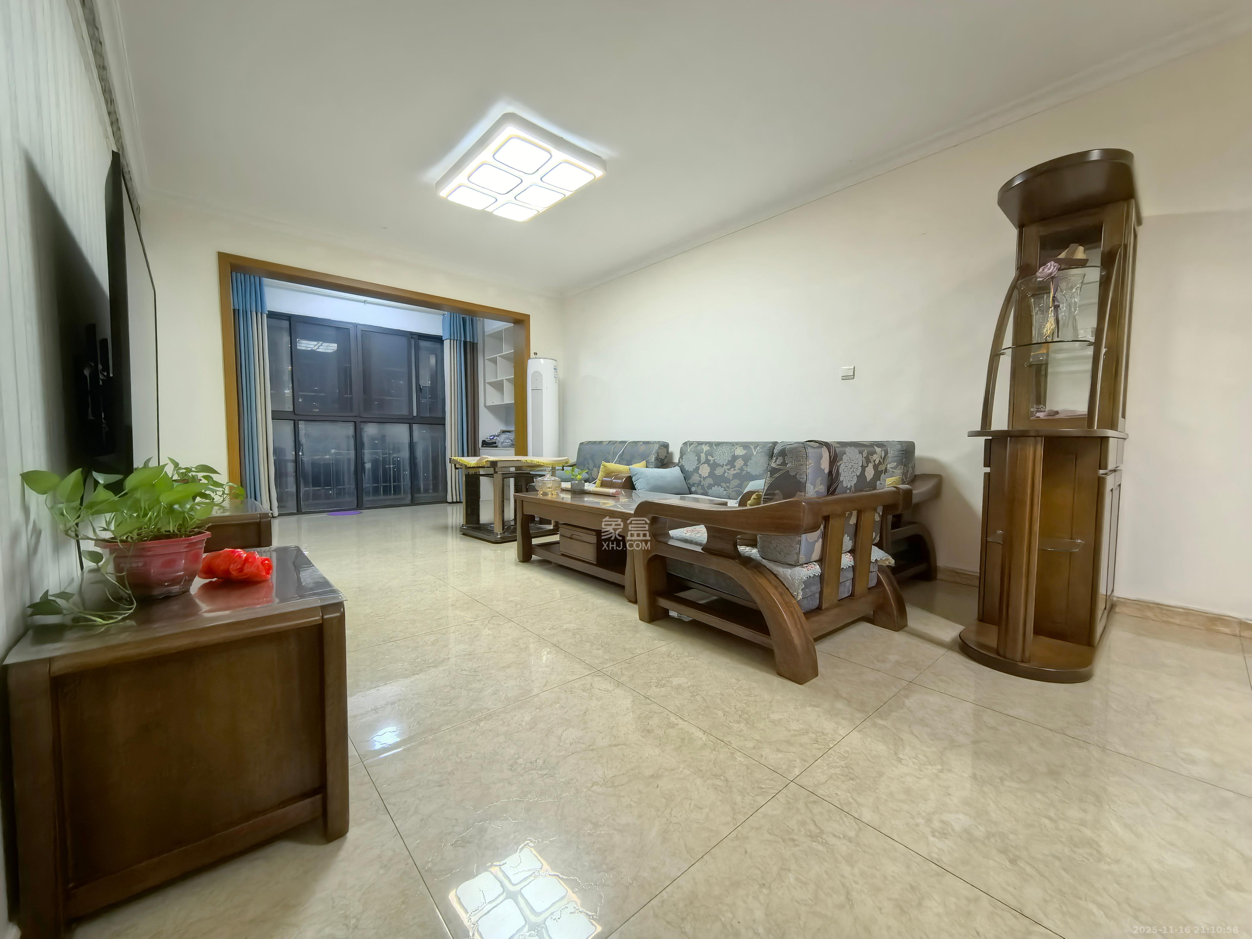 芒果天地(芒果雅苑)  3室2厅1卫    3100.0元/月室内图