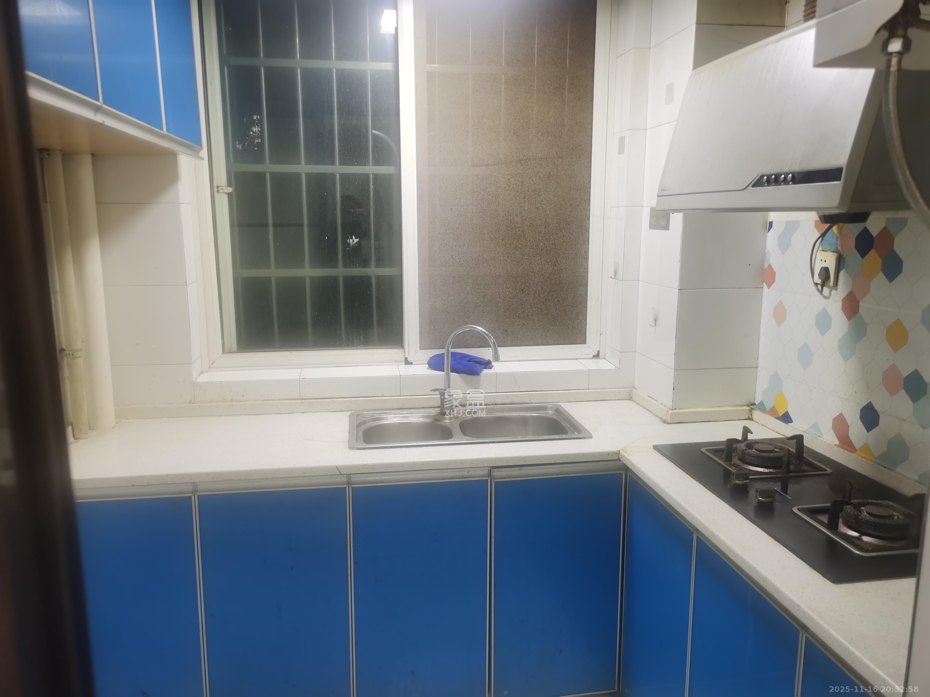 德润园  1室2厅1卫    1500.0元/月室内图