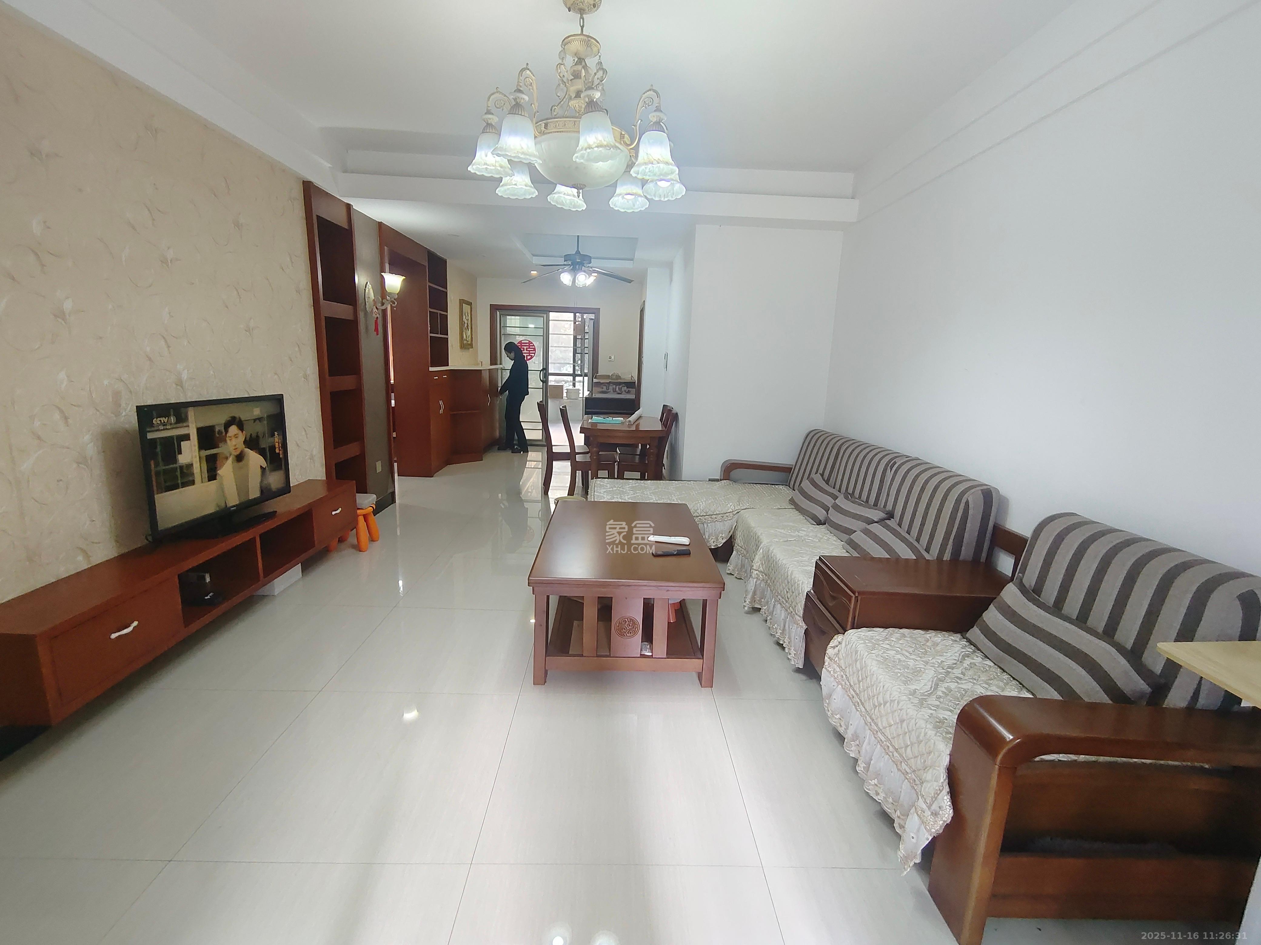 山语城二期  2室1厅1卫    2100.0元/月室内图1