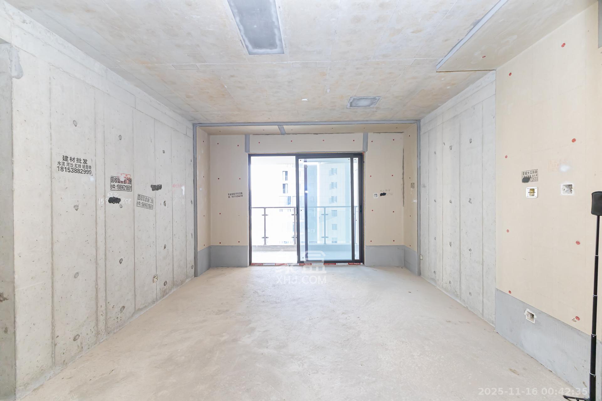 润和湘江天地D区 4室2厅2卫 162.0万 润和湘江天地D区 4室2厅2卫 162.0万客厅