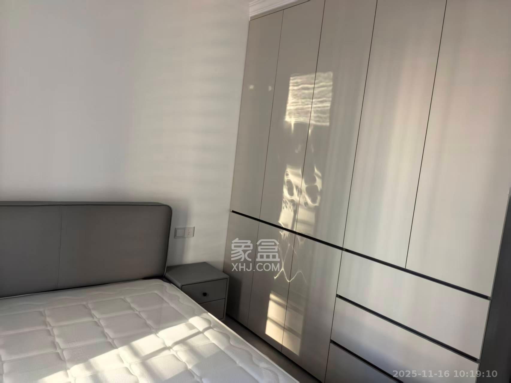 伊景园滨河苑  3室2厅2卫    2300.0元/月室内图