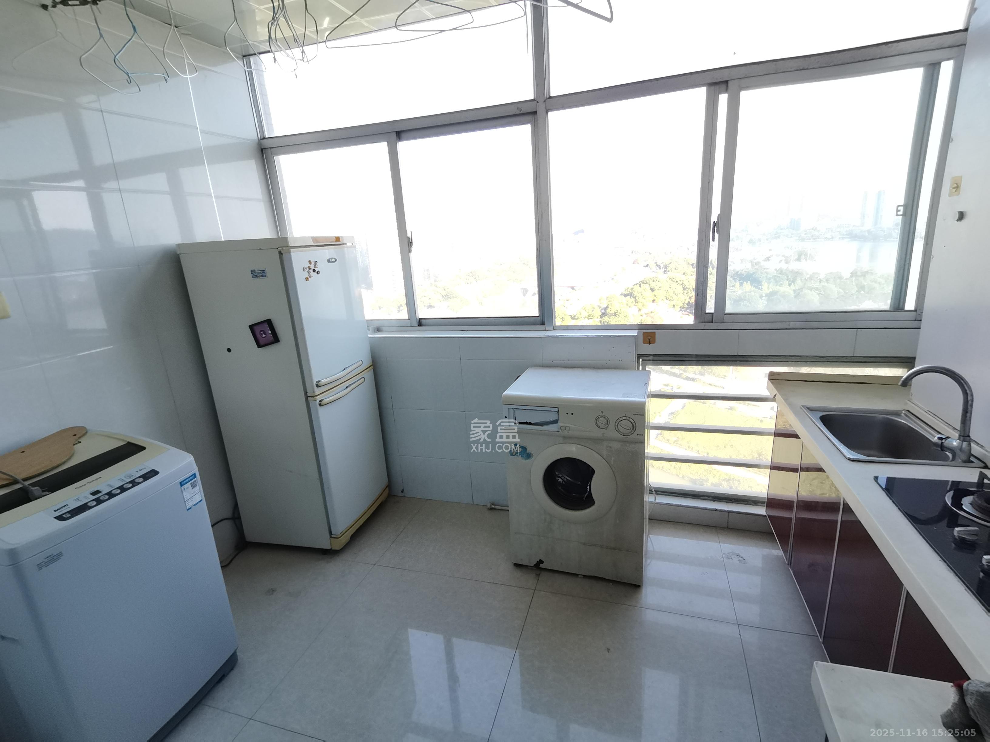 观湖公寓  1室1厅1卫    1400.0元/月室内图