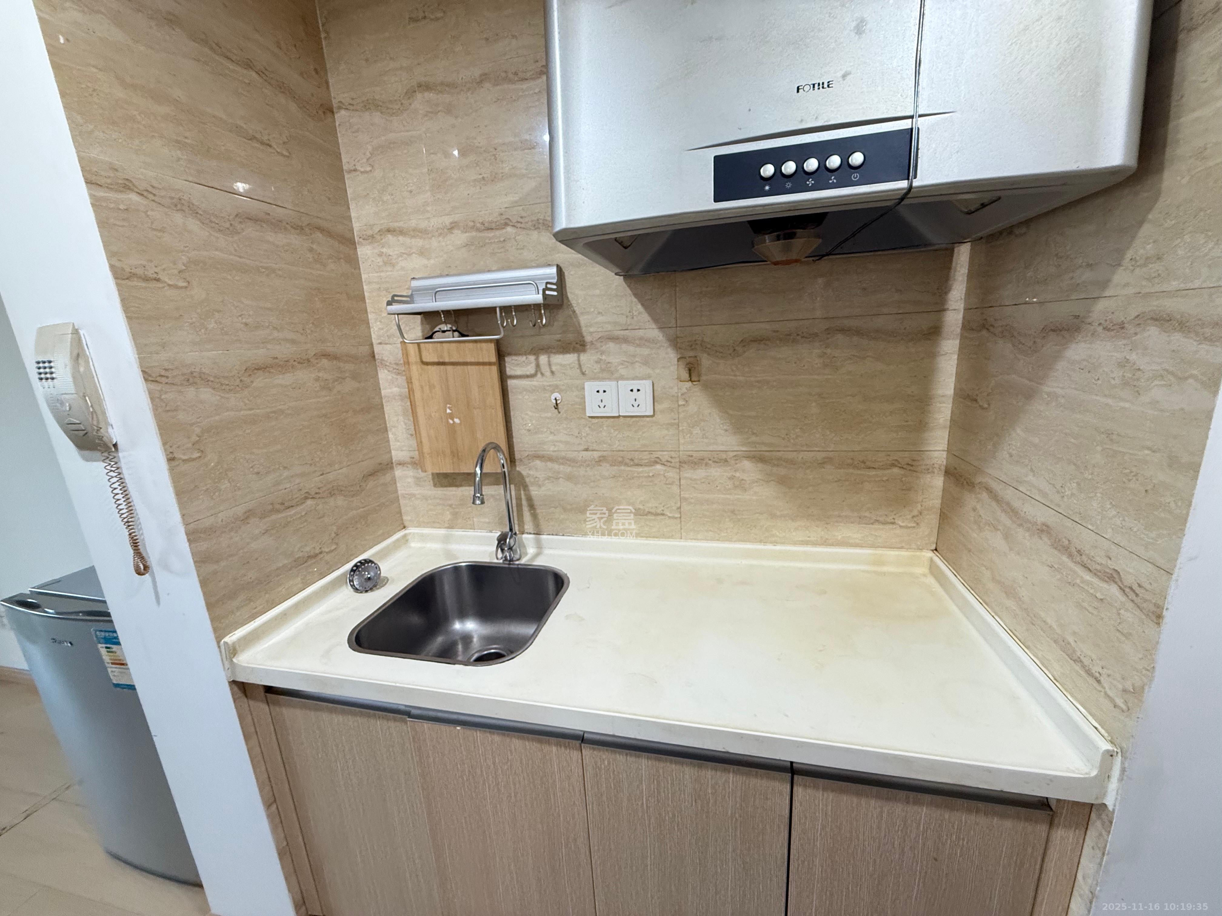 万科城市花园  1室1厅1卫    1200.0元/月室内图