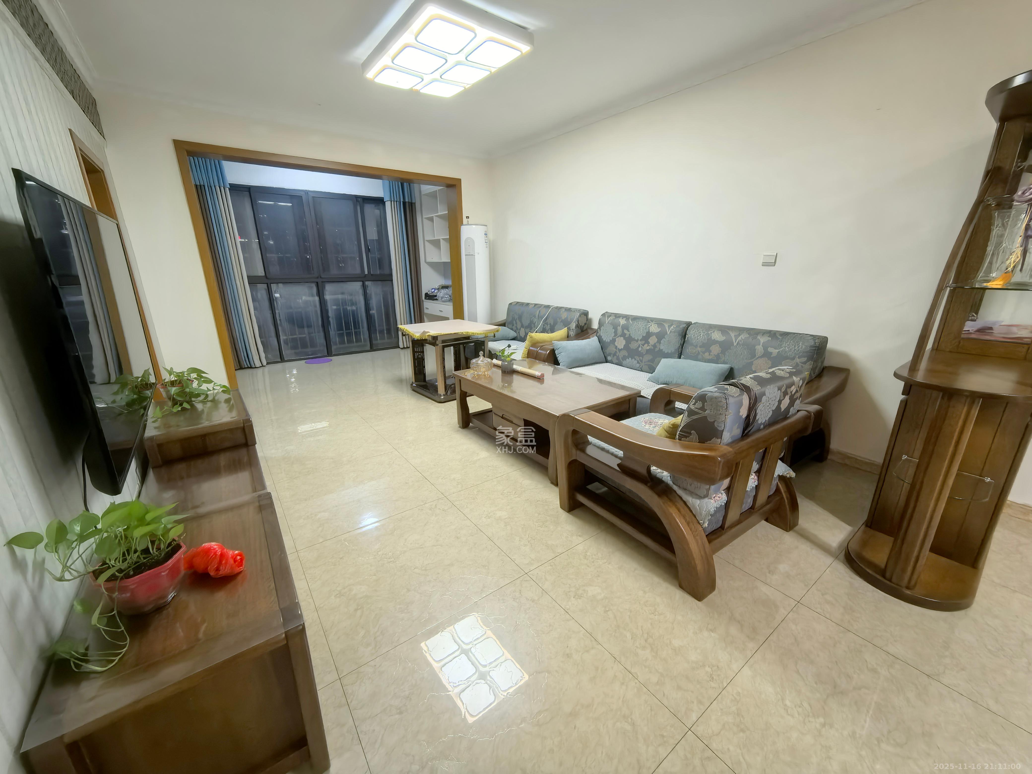 芒果天地(芒果雅苑)  3室2厅1卫    3100.0元/月室内图