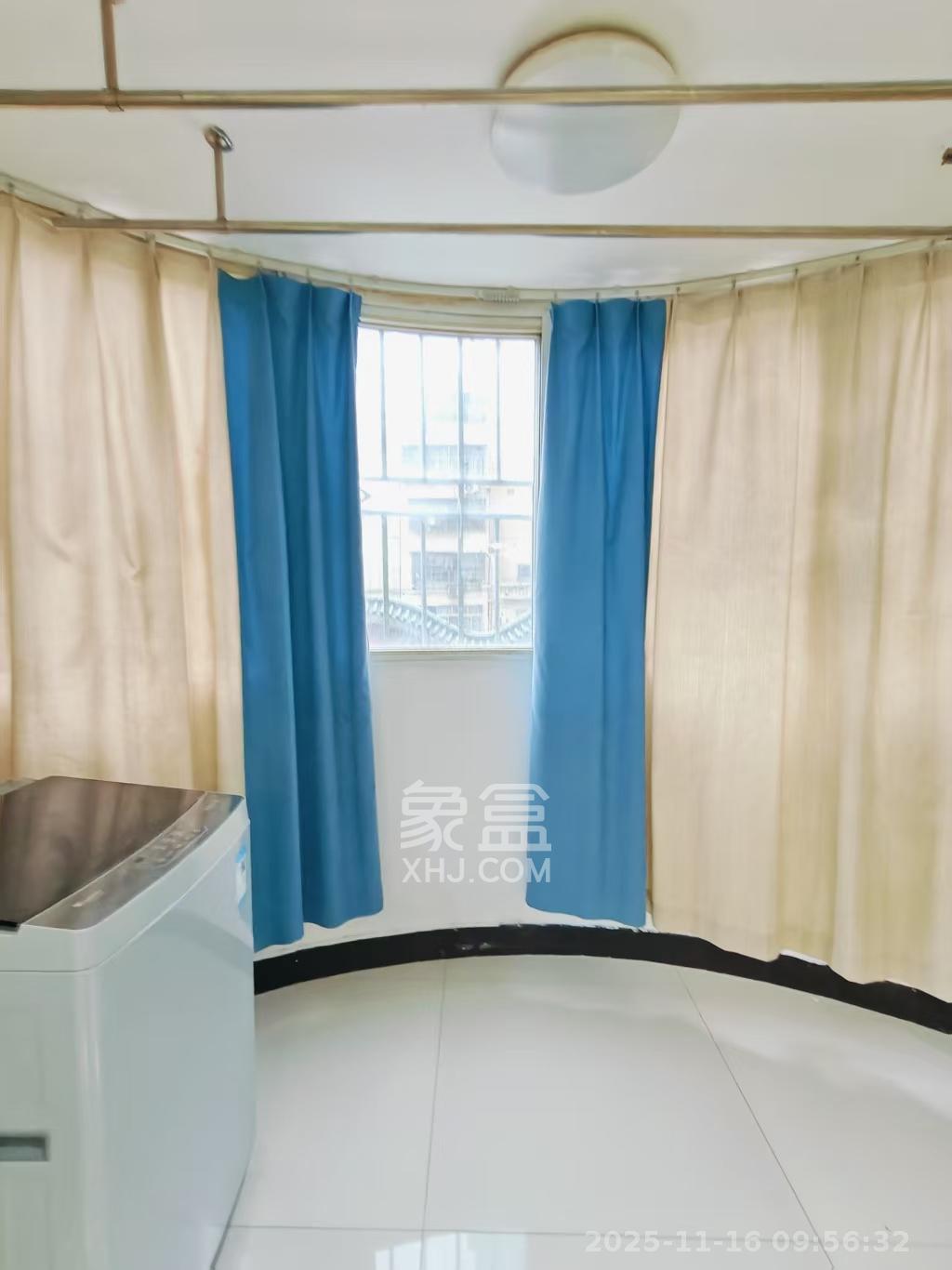 城市花园  3室2厅2卫    2800.0元/月室内图