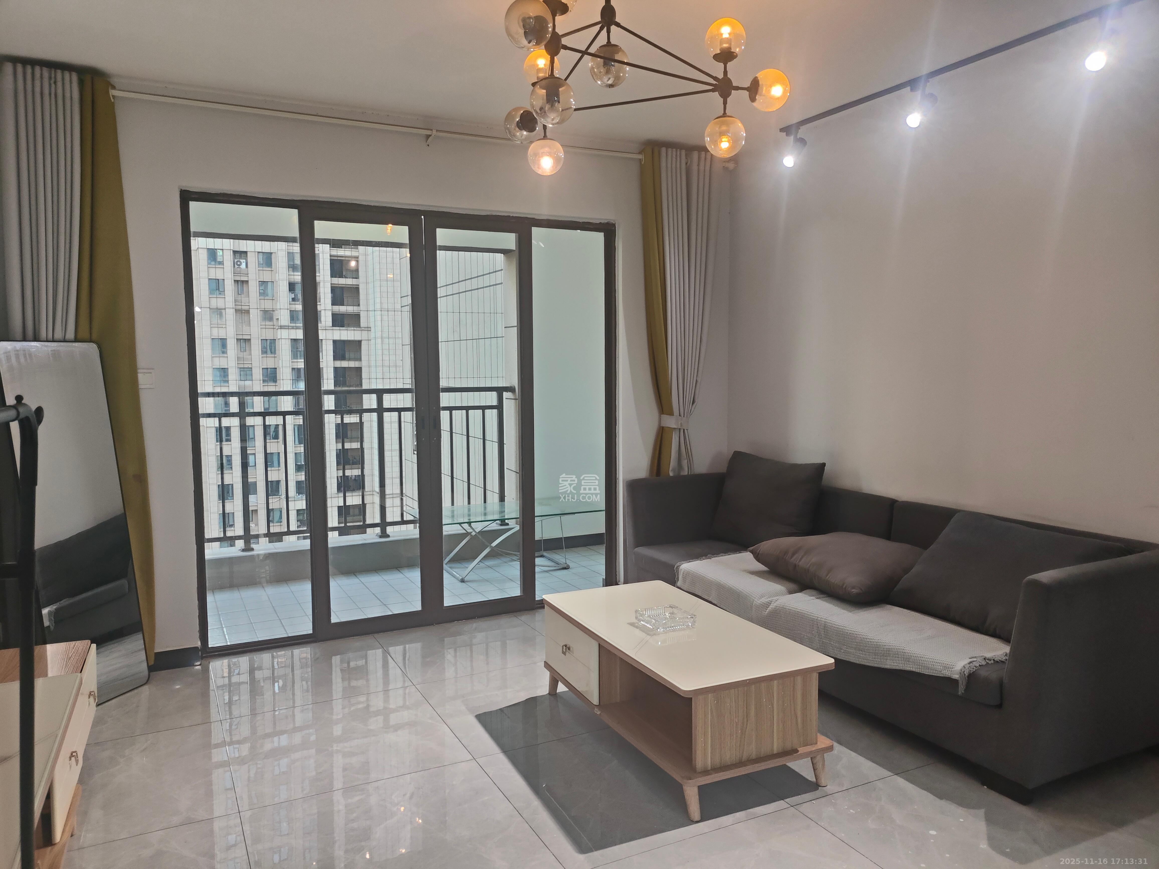 卓越浅水湾  4室2厅2卫    3200.0元/月室内图