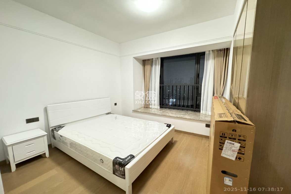 长房星城天地 4室2厅2卫 5500.0元/月 长房星城天地 4室2厅2卫 5500.0元/月室内图