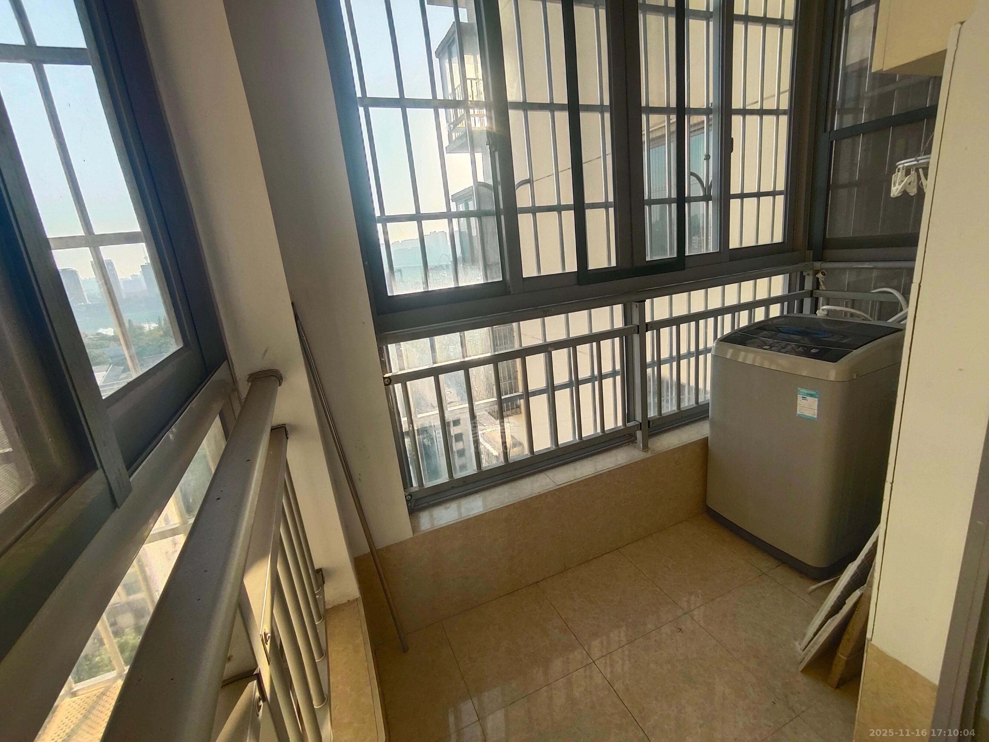 文化园三期 2室2厅1卫 1200.0元/月 文化园三期 2室2厅1卫 1200.0元/月室内图