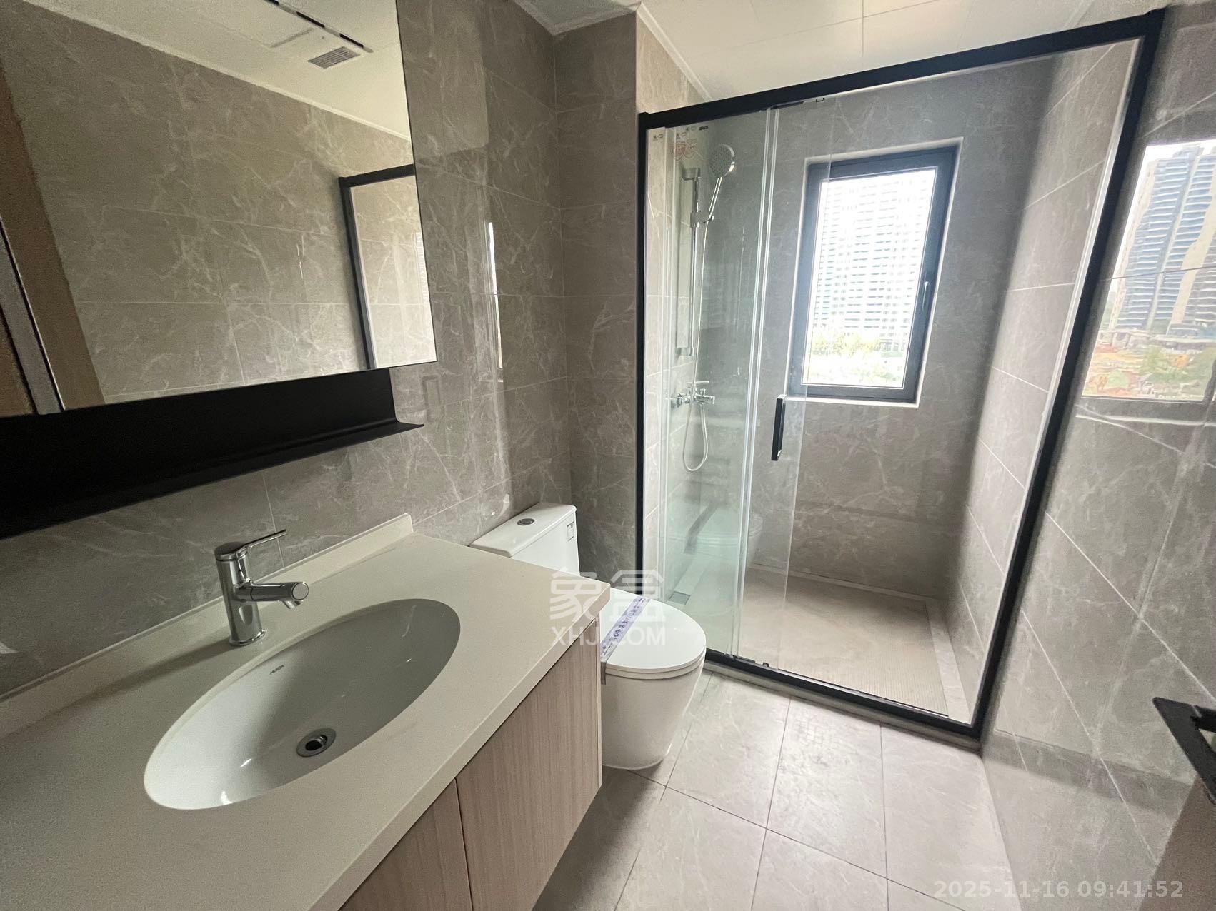 长沙北中心保利时代G区  4室2厅2卫    3500.0元/月室内图