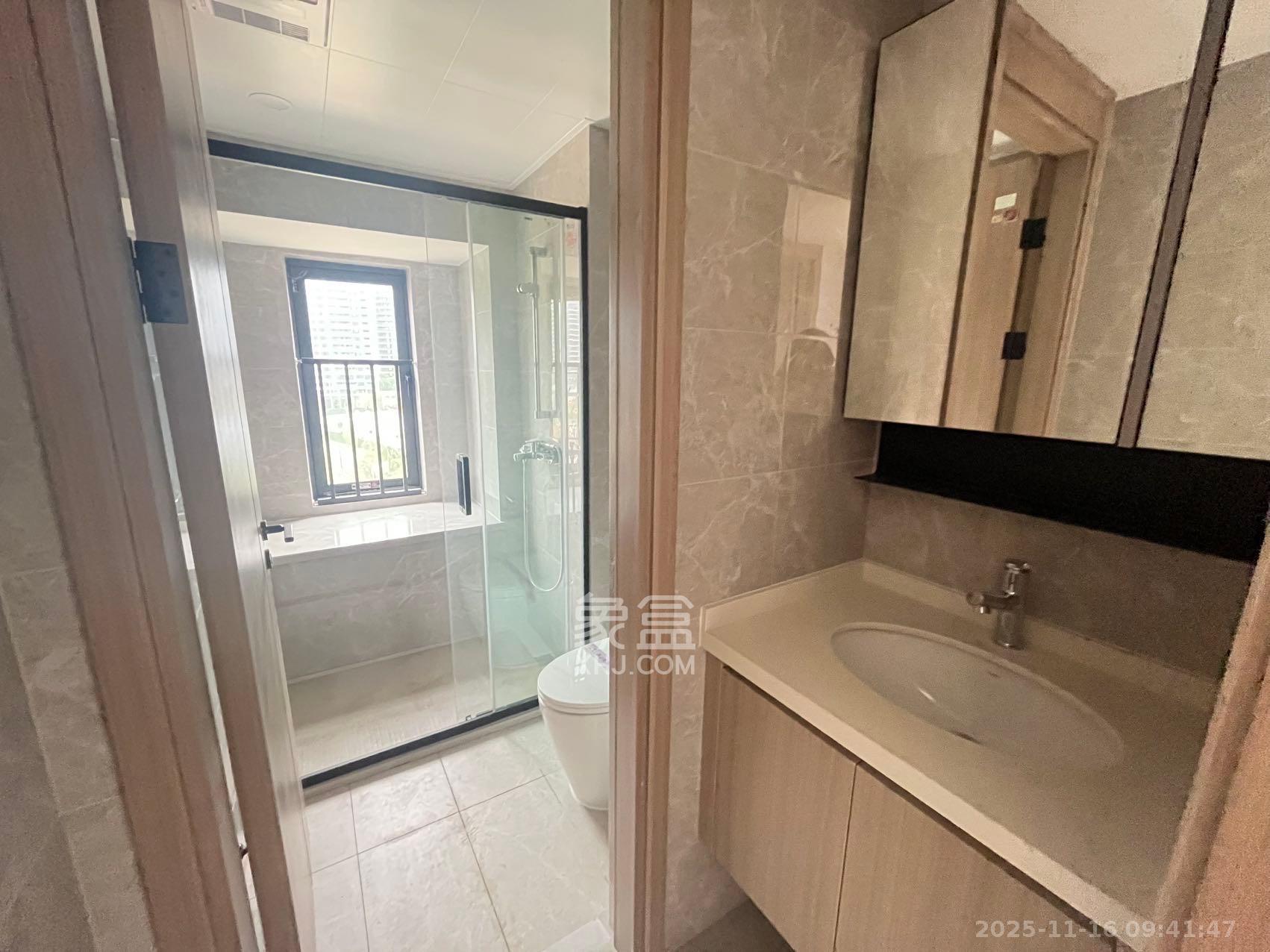 长沙北中心保利时代G区  4室2厅2卫    3500.0元/月室内图