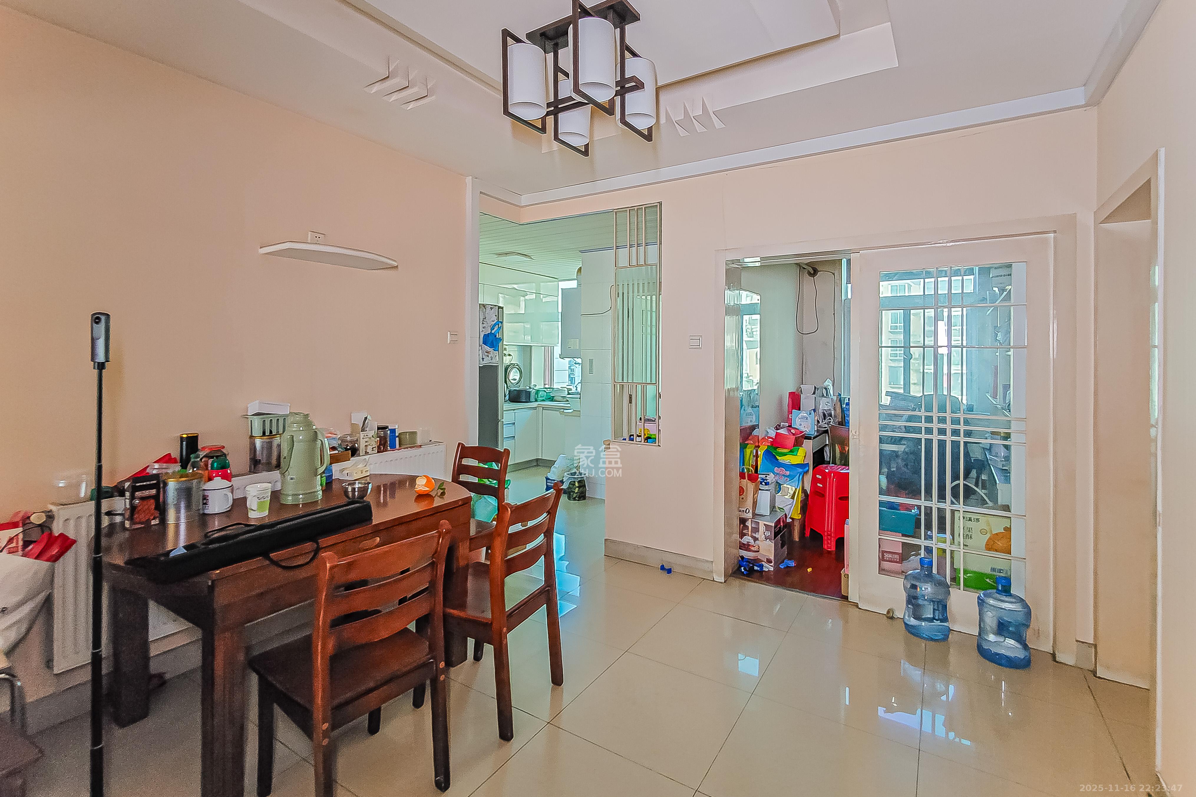 创远景园  4室2厅2卫    155.0万客厅