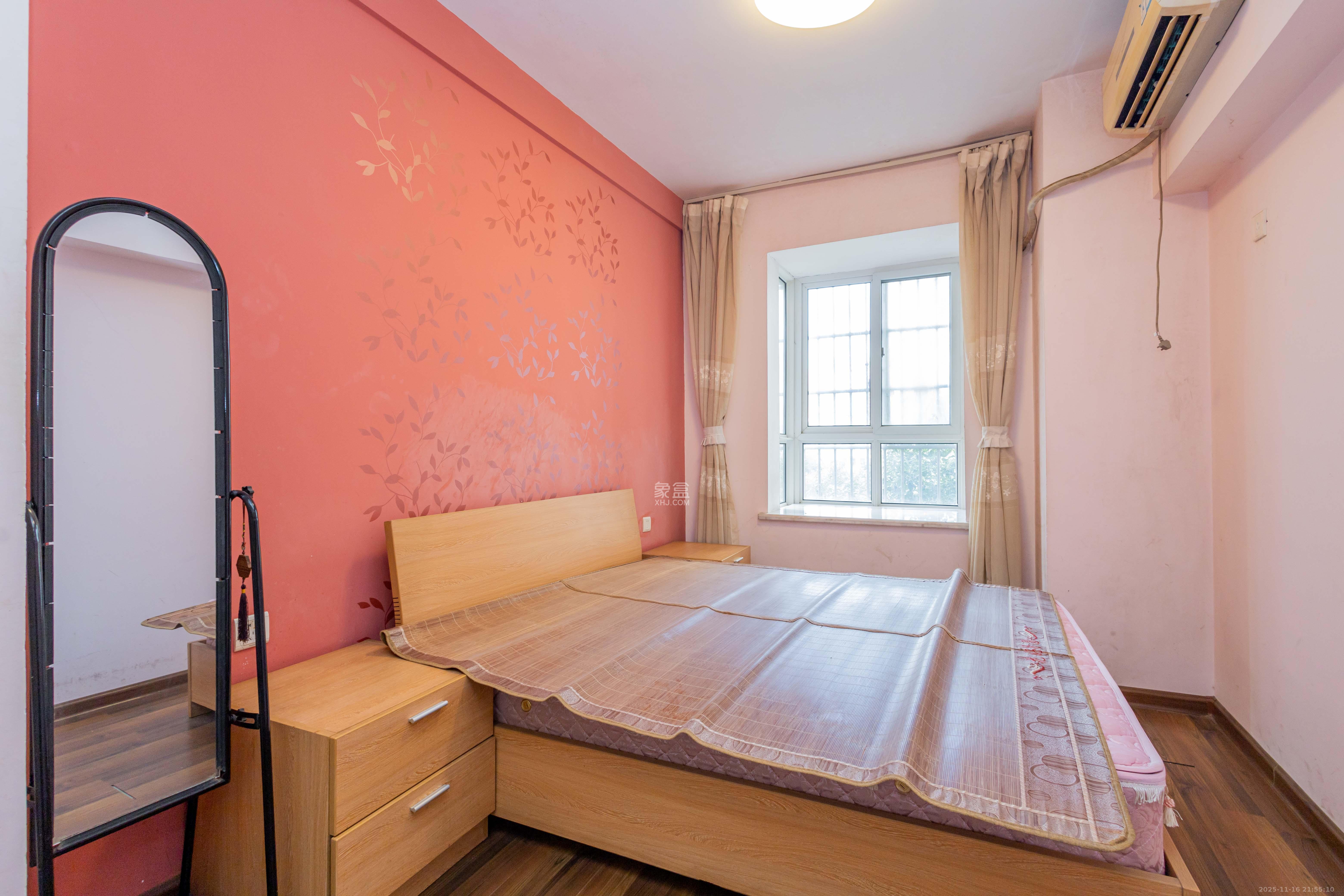 未来蜂巢  3室2厅1卫    42.0万卧室