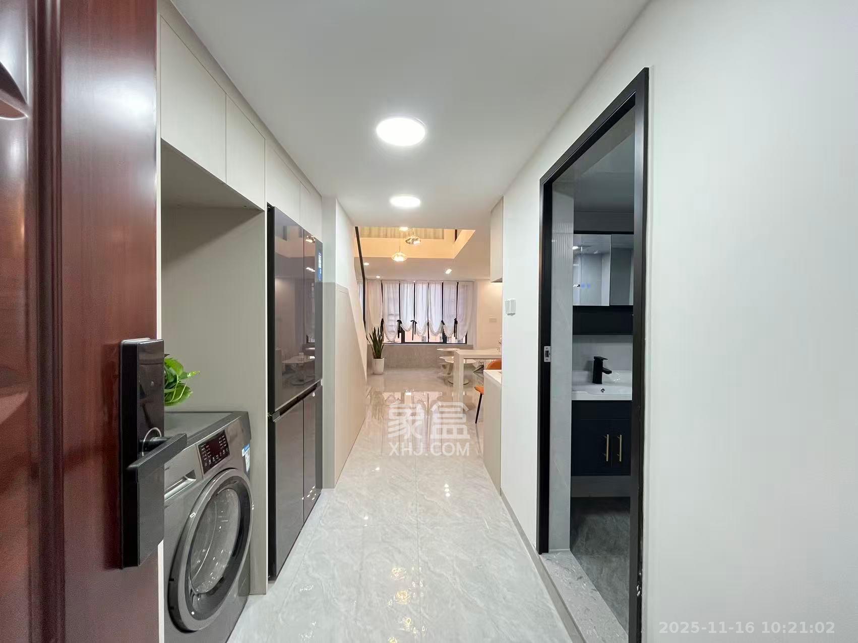 世茂璀璨天城公寓 2室1厅1卫 2600.0元/月 世茂璀璨天城公寓 2室1厅1卫 2600.0元/月室内图