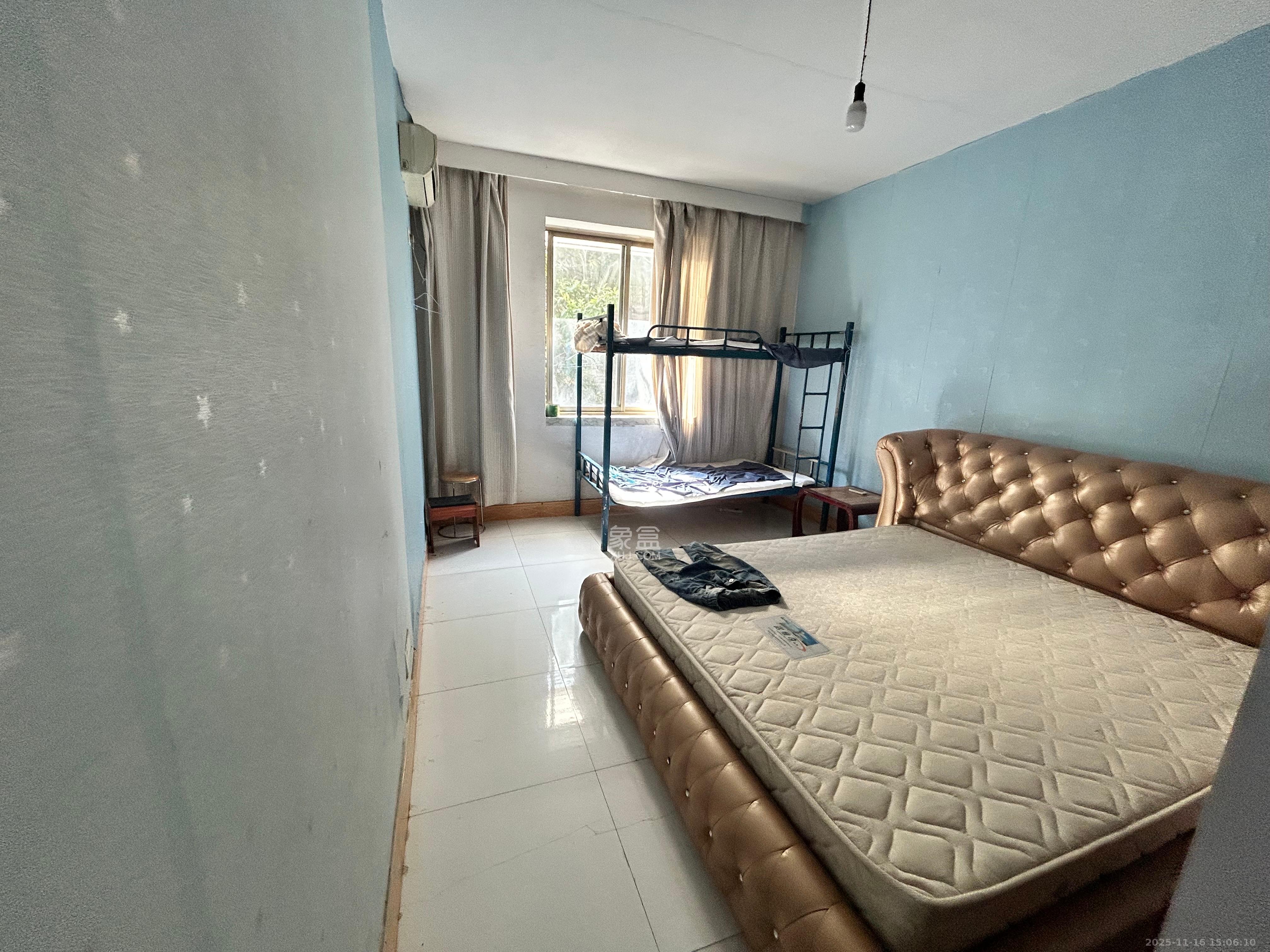 芙蓉公寓  1室2厅2卫    2500.0元/月室内图