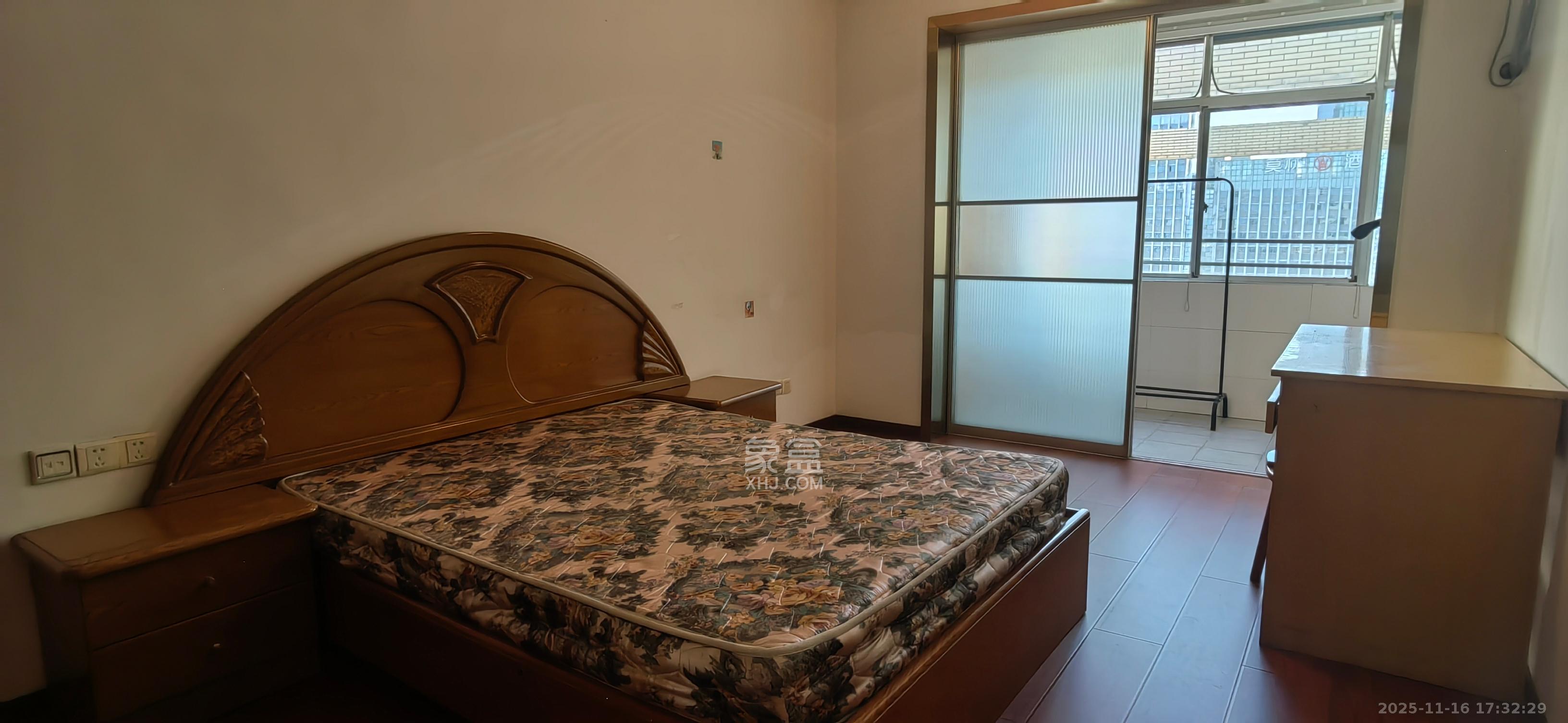 雄踞都市东家 2室2厅1卫 2000.0元/月 雄踞都市东家 2室2厅1卫 2000.0元/月室内图