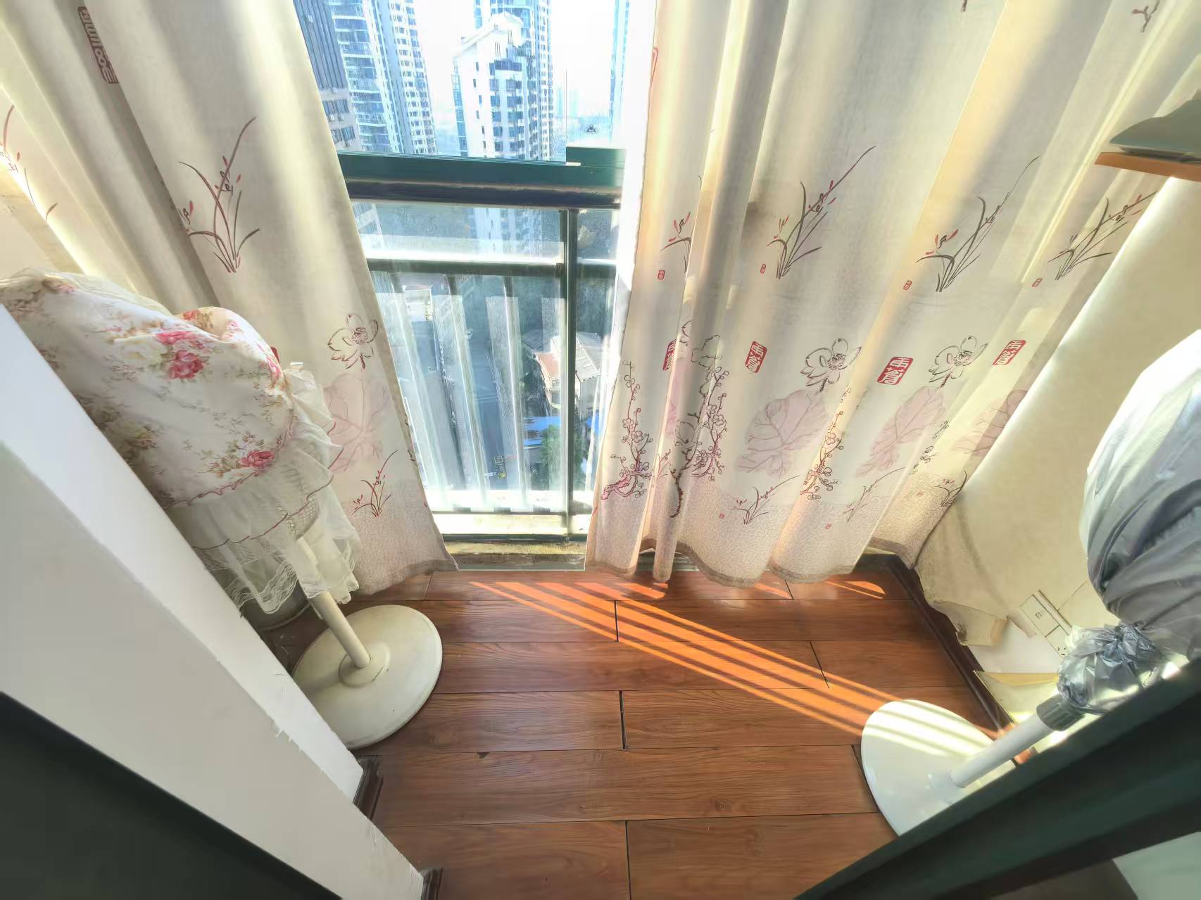 经世皇城 3室2厅2卫 46.8万 经世皇城 3室2厅2卫 46.8万室内图